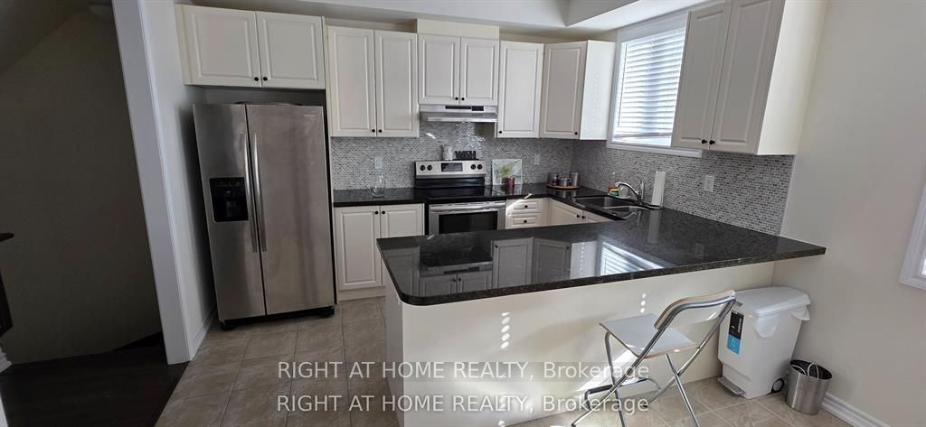 27 Shiff Crescent, Brampton, ON L6Z 0B4 photo 5