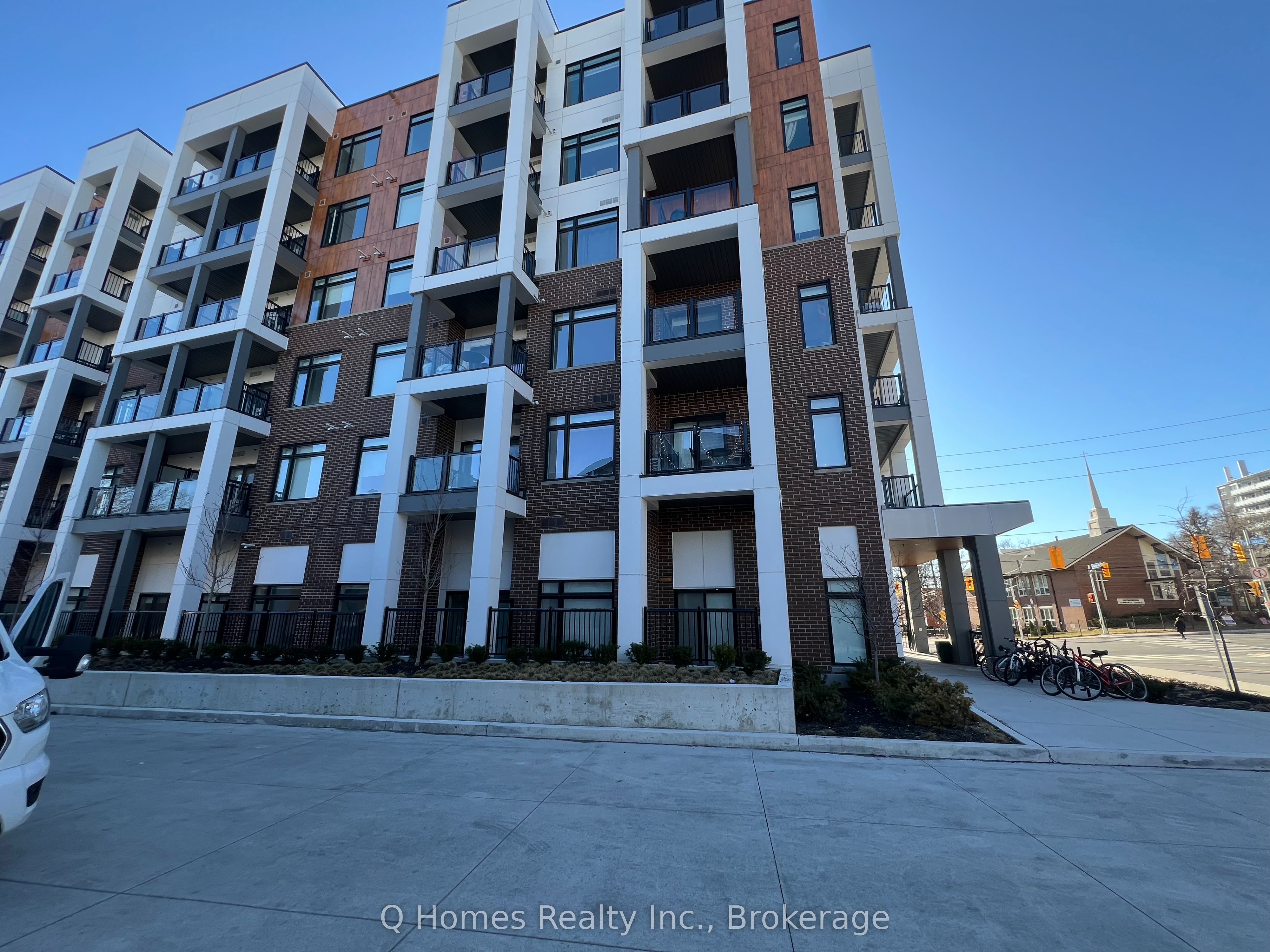165 Canon Jackson Drive 203, Toronto, ON M6M 0C4