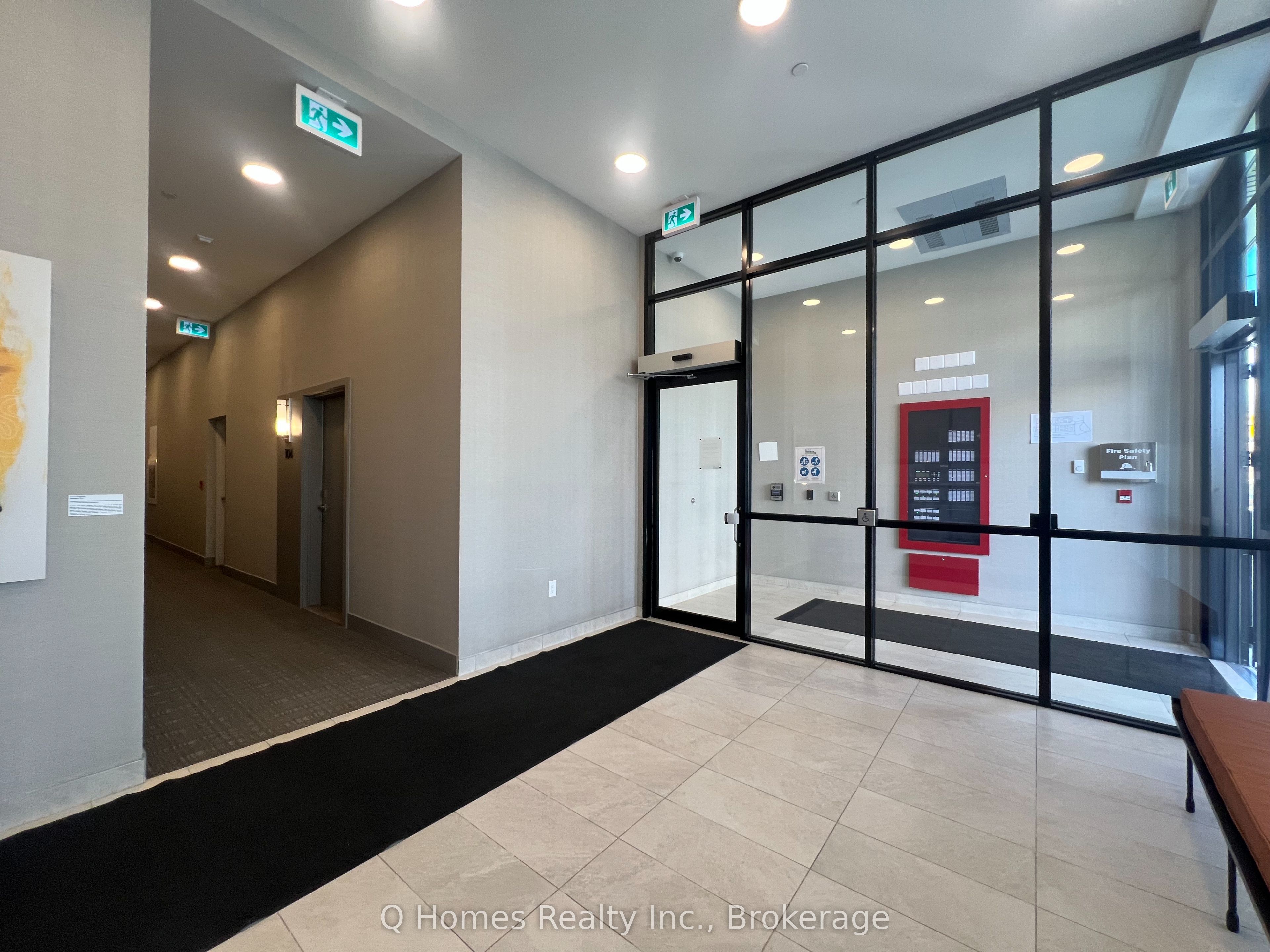 165 Canon Jackson Drive 203, Toronto, ON M6M 0C4 photo 3