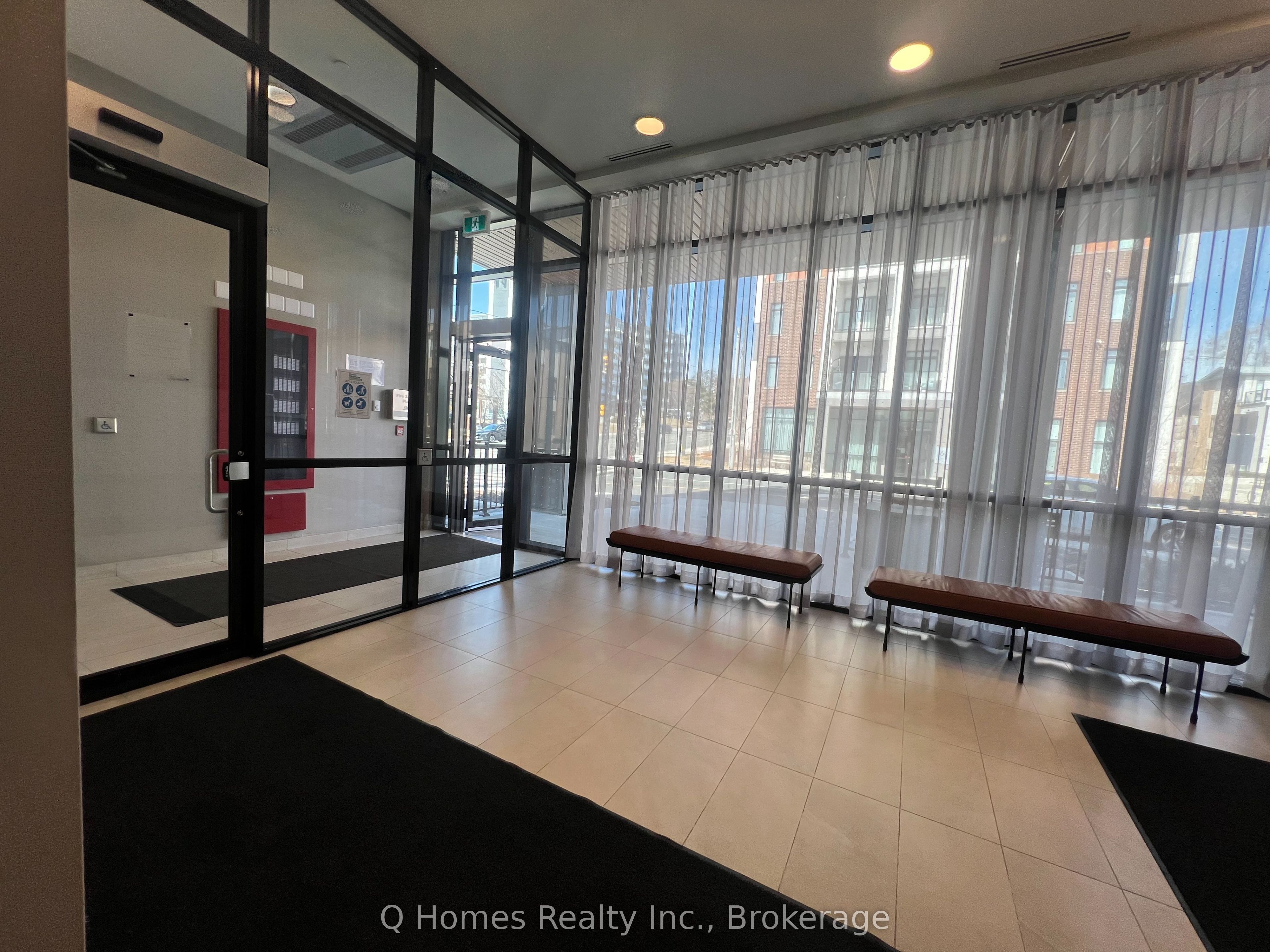 165 Canon Jackson Drive 203, Toronto, ON M6M 0C4 photo 4