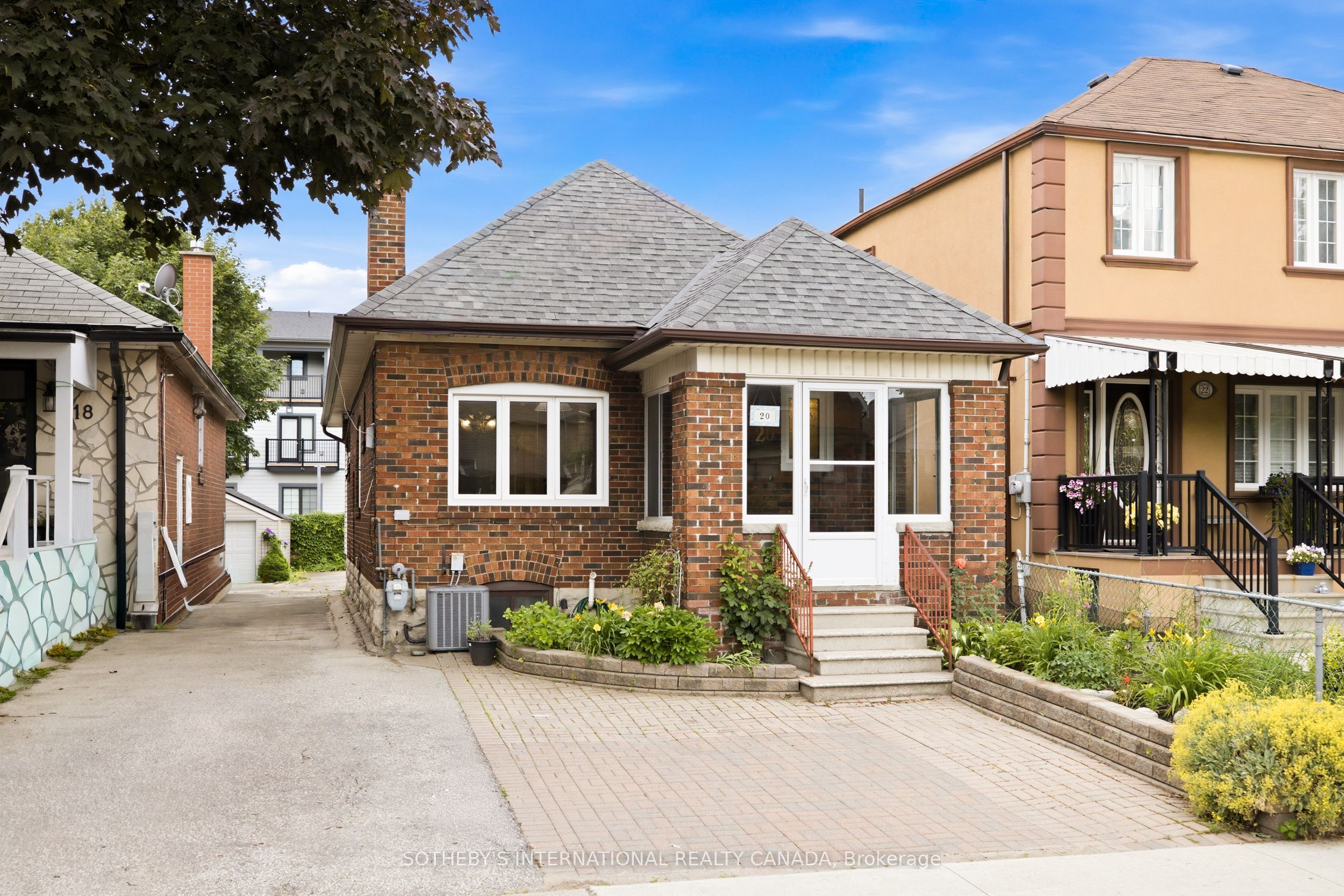20 Bicknell Avenue, Toronto, ON M6M 4G3