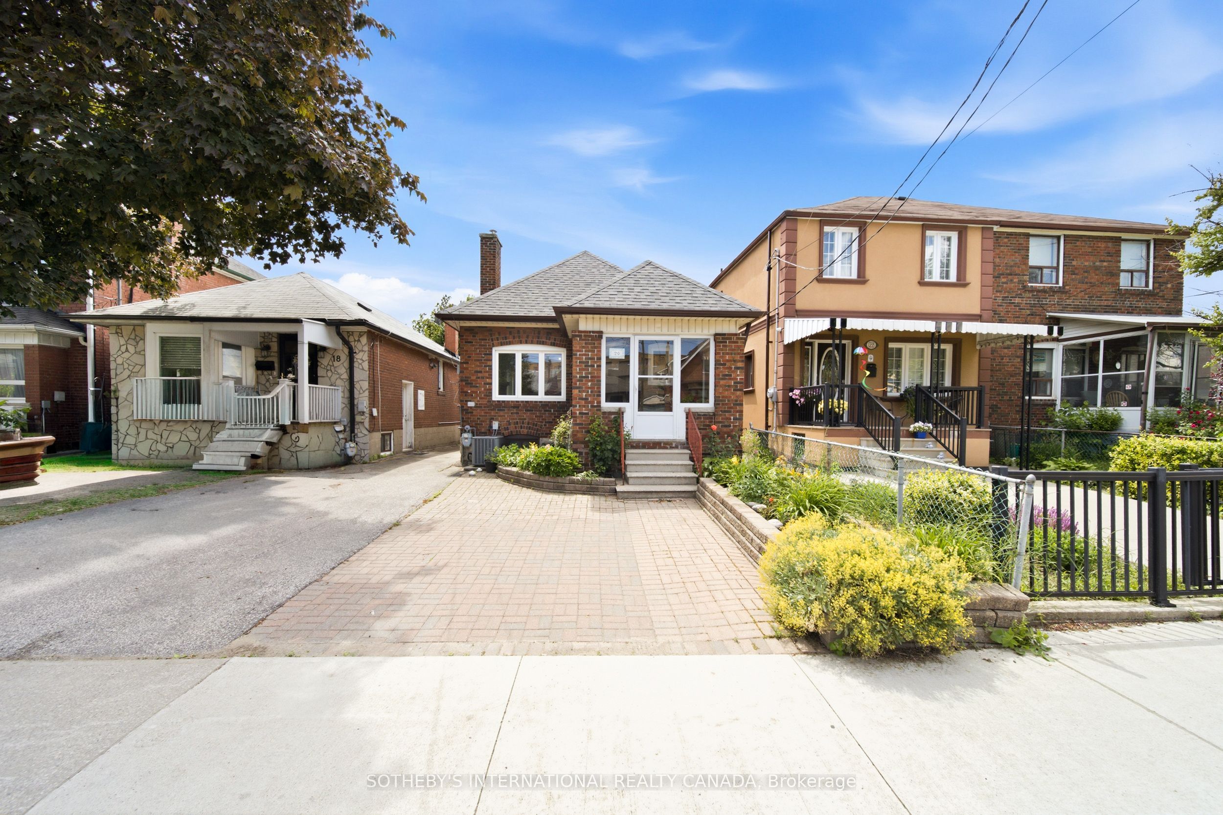 20 Bicknell Avenue, Toronto, ON M6M 4G3 photo 3