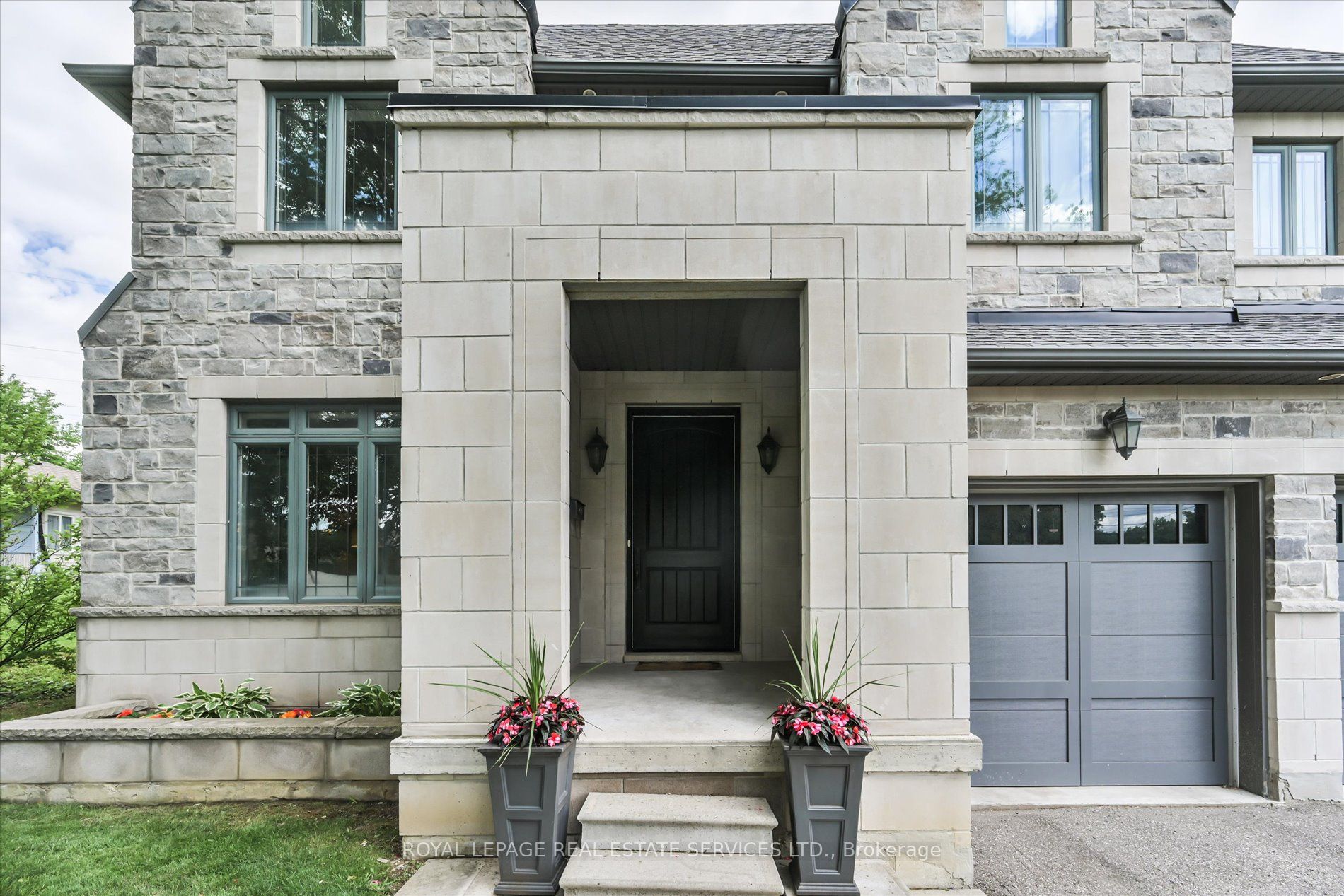 439 Martin Grove Road, Toronto, ON M9B 4M1 photo 4