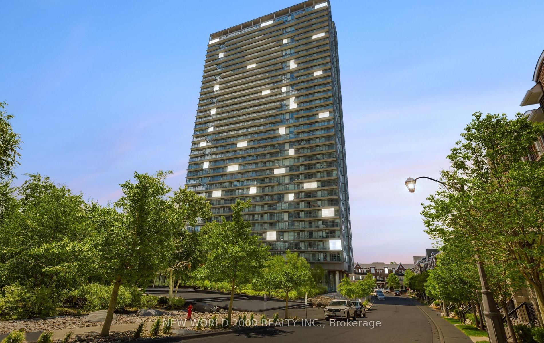 105 The Queens Way 1902, Toronto, ON M6S 5B5