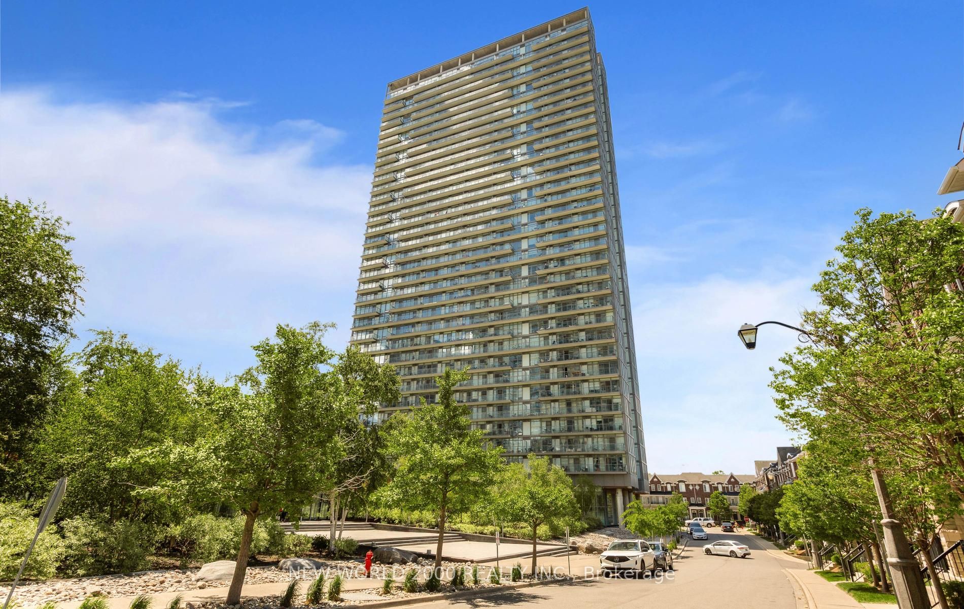 105 The Queens Way 1902, Toronto, ON M6S 5B5 photo 4