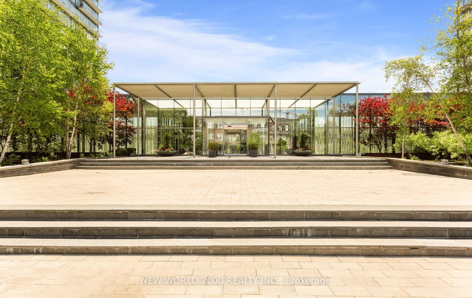 105 The Queens Way 1902, Toronto, ON M6S 5B5 photo 5
