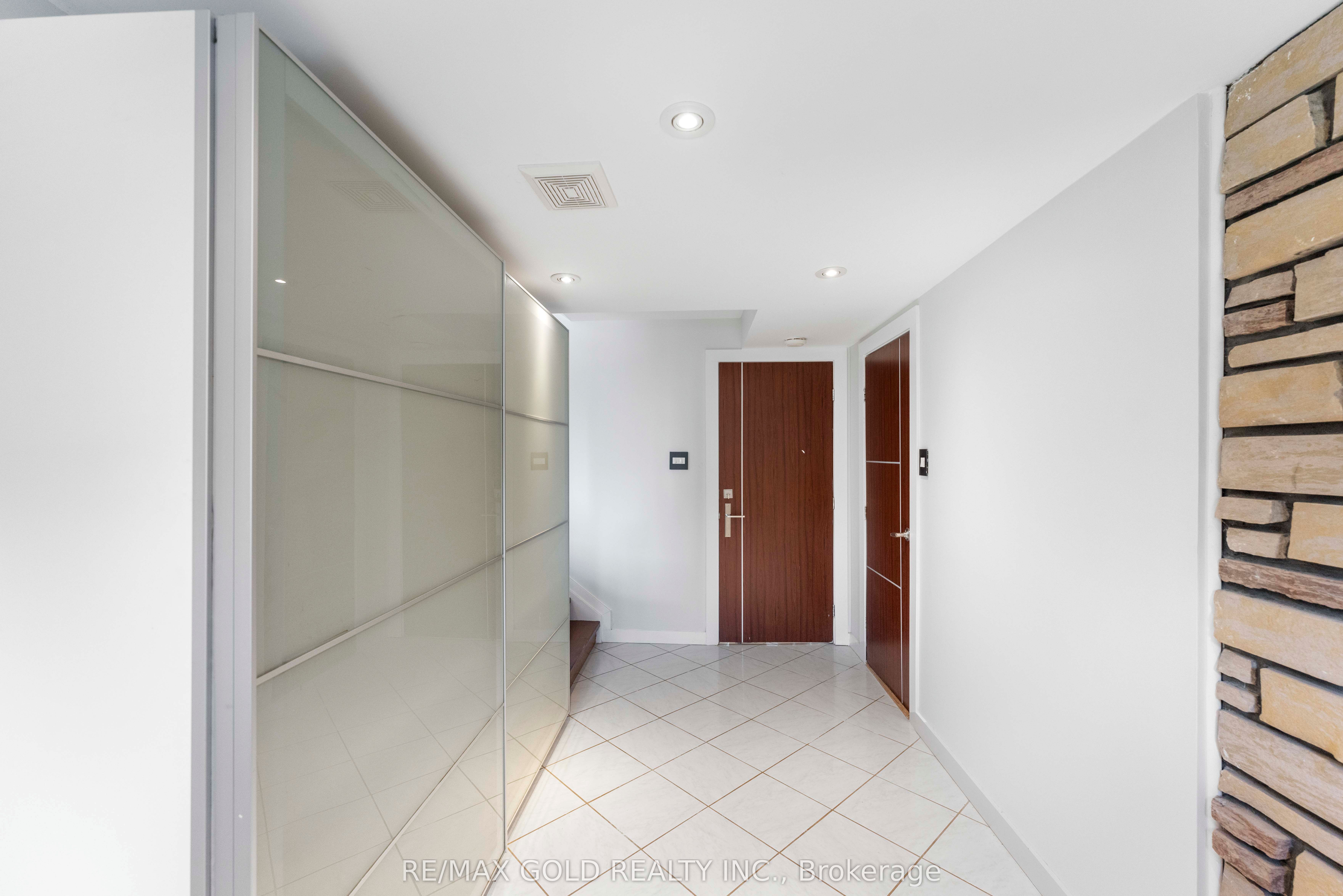 41 Brookland Drive, Brampton, ON L6T 2M6 photo 4