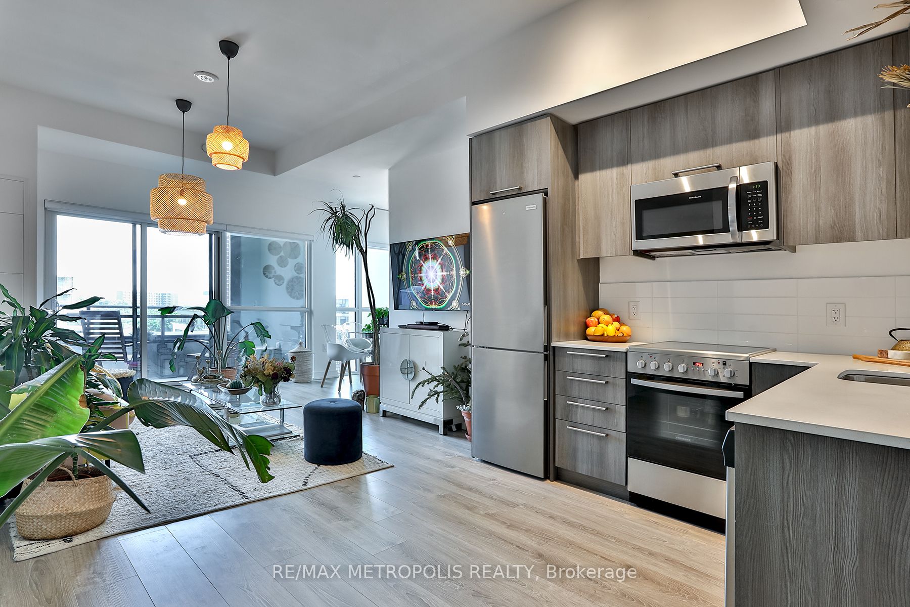 25 Neighbourhood Lane 703, Toronto, ON M8Y 0C4 photo 4
