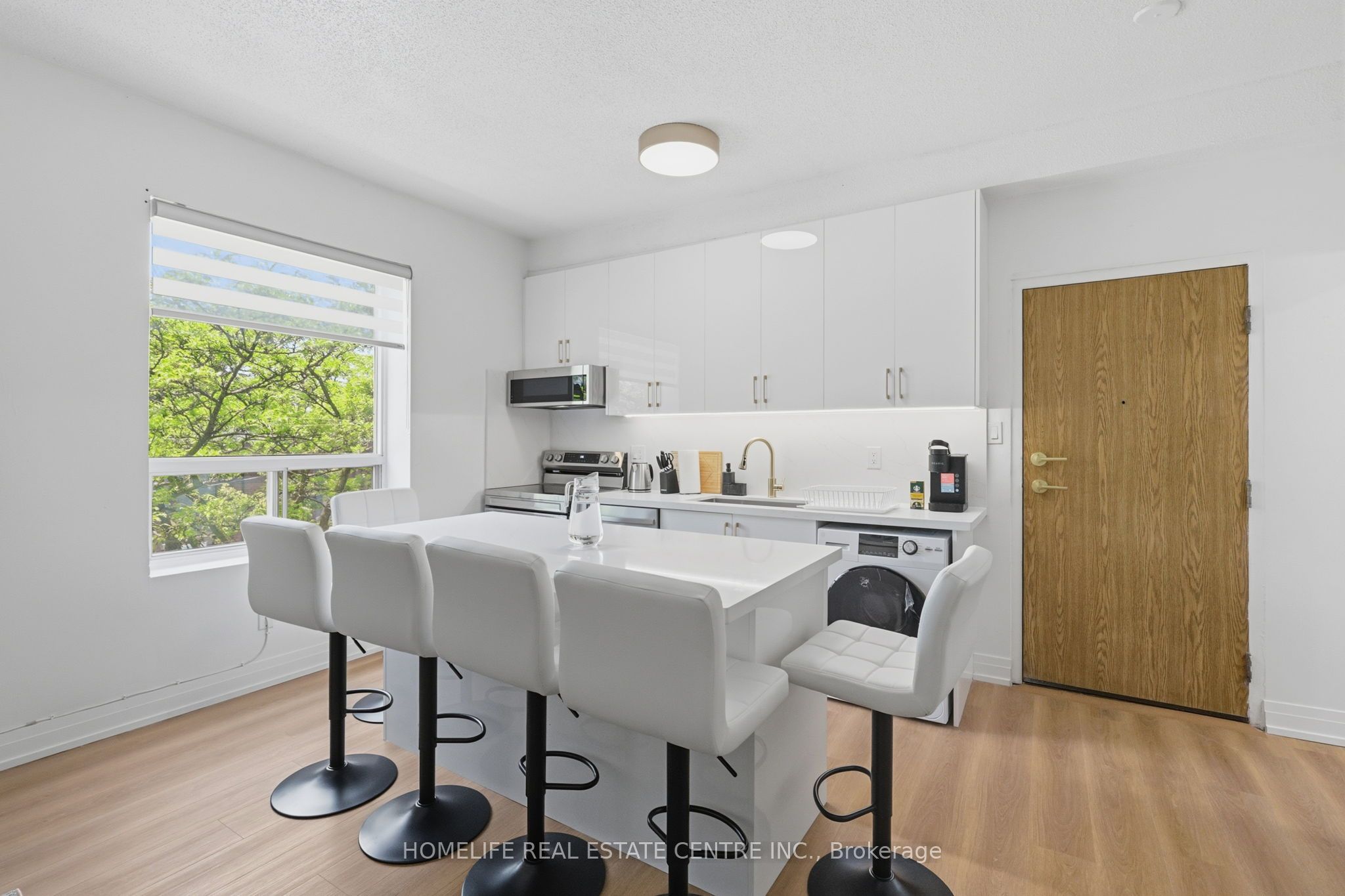 223 Jameson Avenue 201, Toronto, ON M6K 2Y7 photo 2