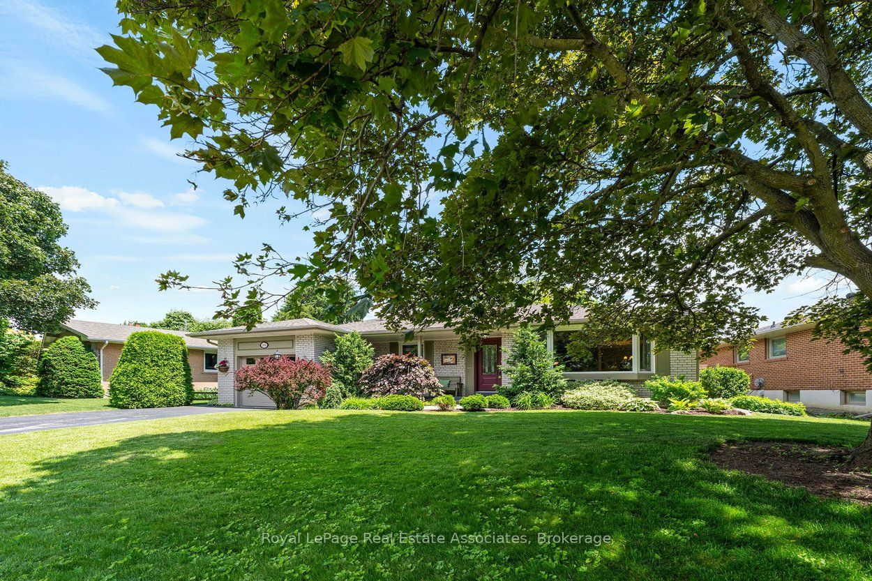206 Elizabeth Street S, Brampton, ON L6Y 1S1 photo 4