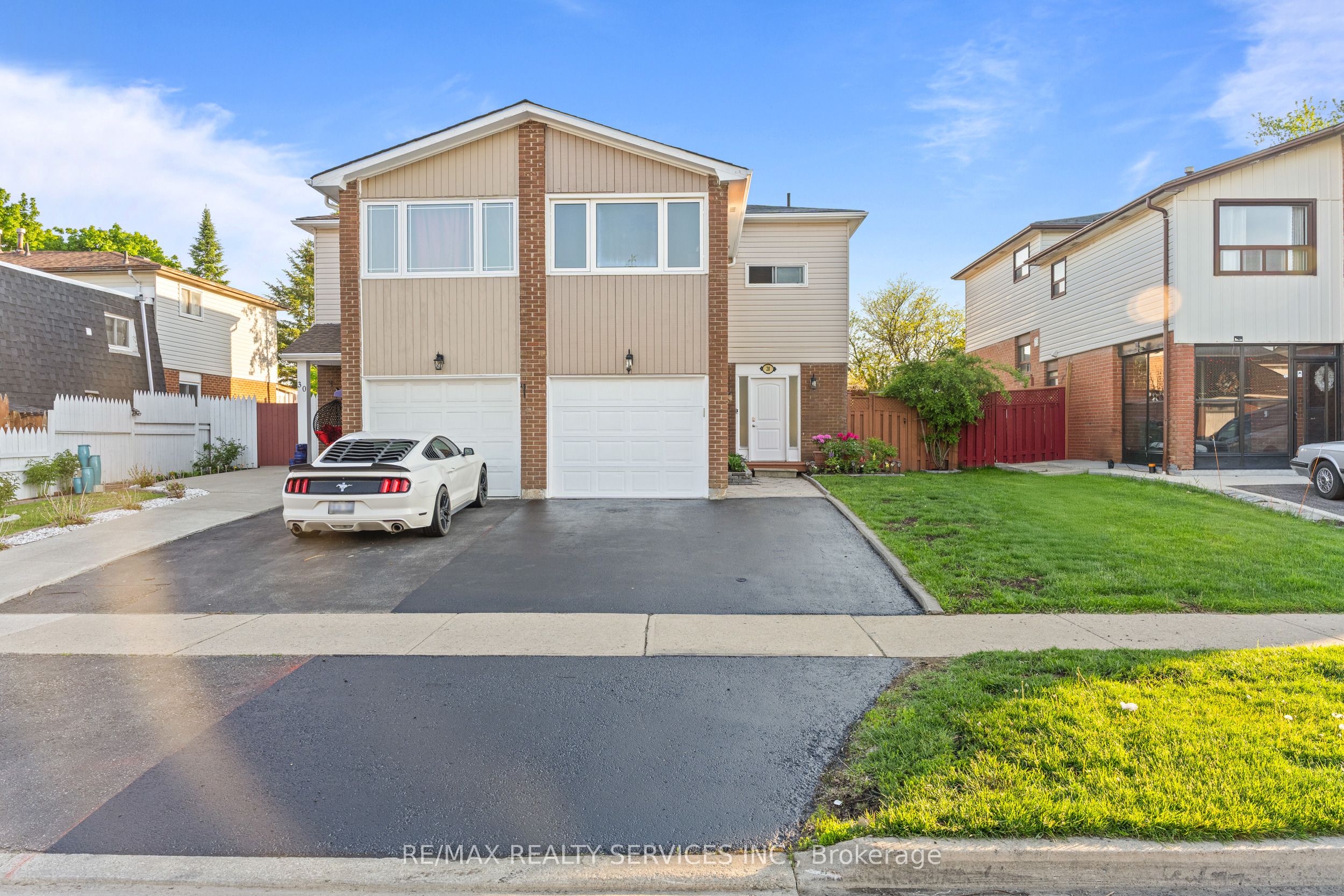 28 Kingswood Drive, Brampton, ON L6V 2T6 photo 2