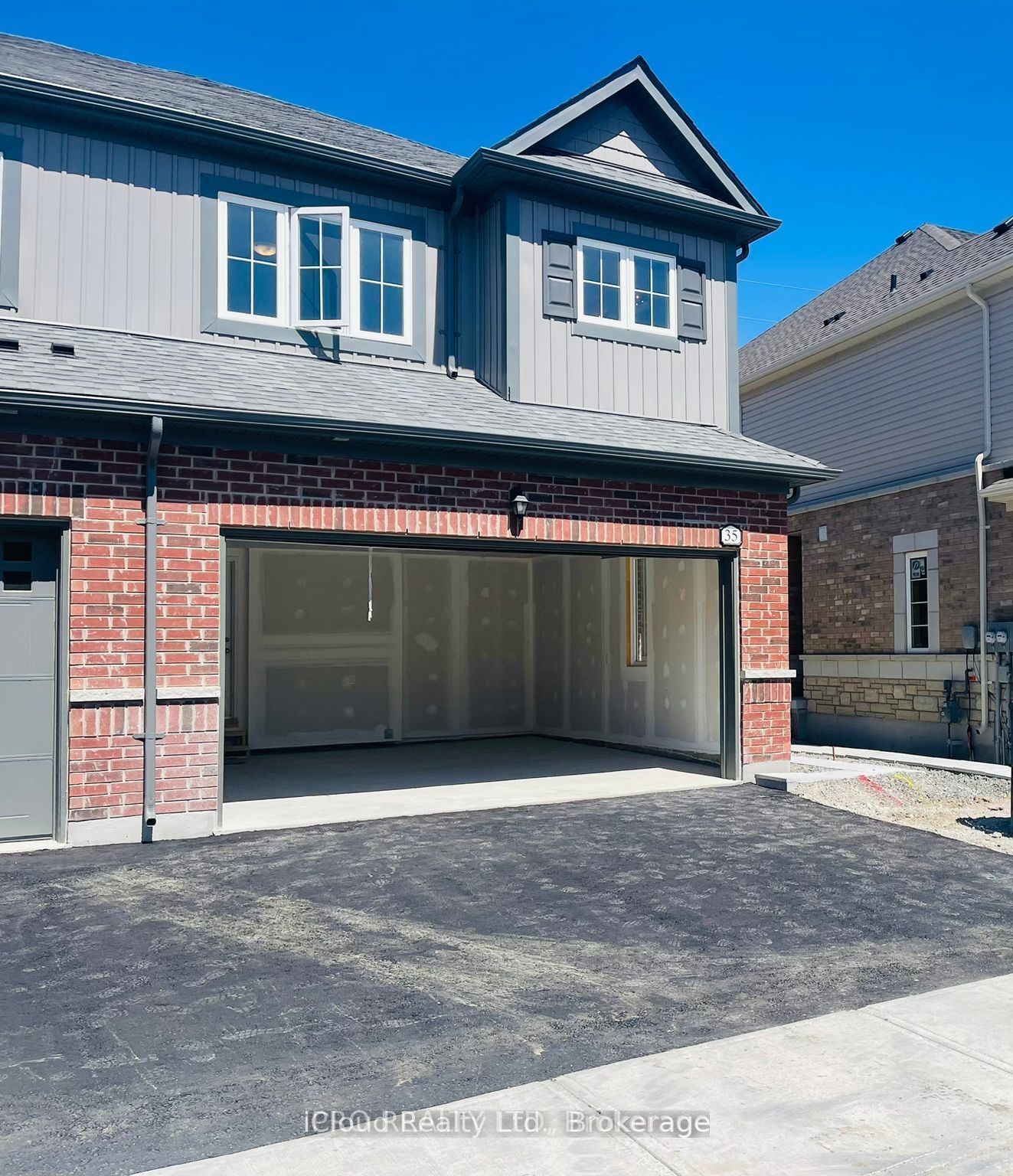 35 Brixham Lane N/A Upper Level, Brampton, ON L7A 5K2