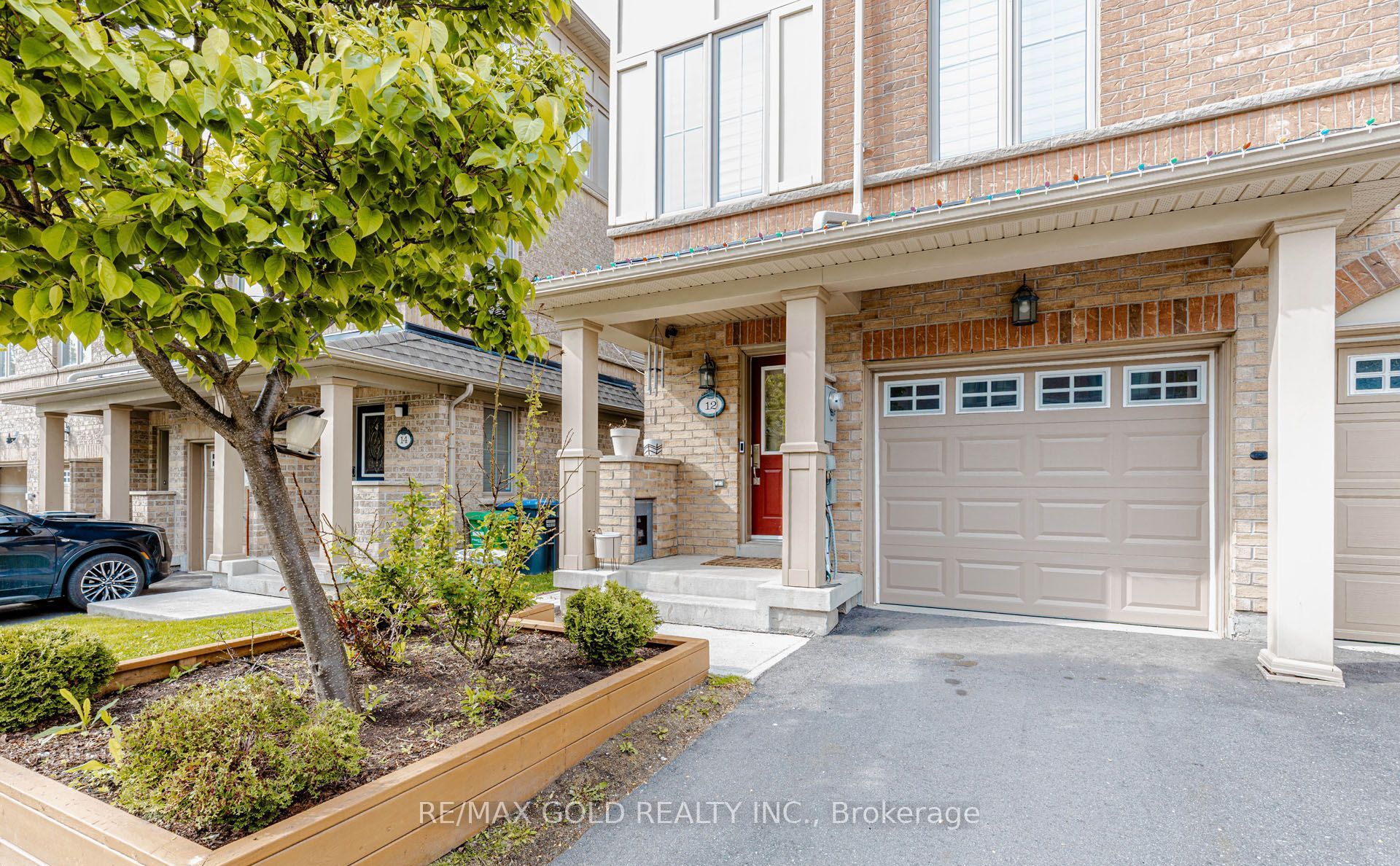 12 Cailiff Street, Brampton, ON L6Y 0P9 photo 3