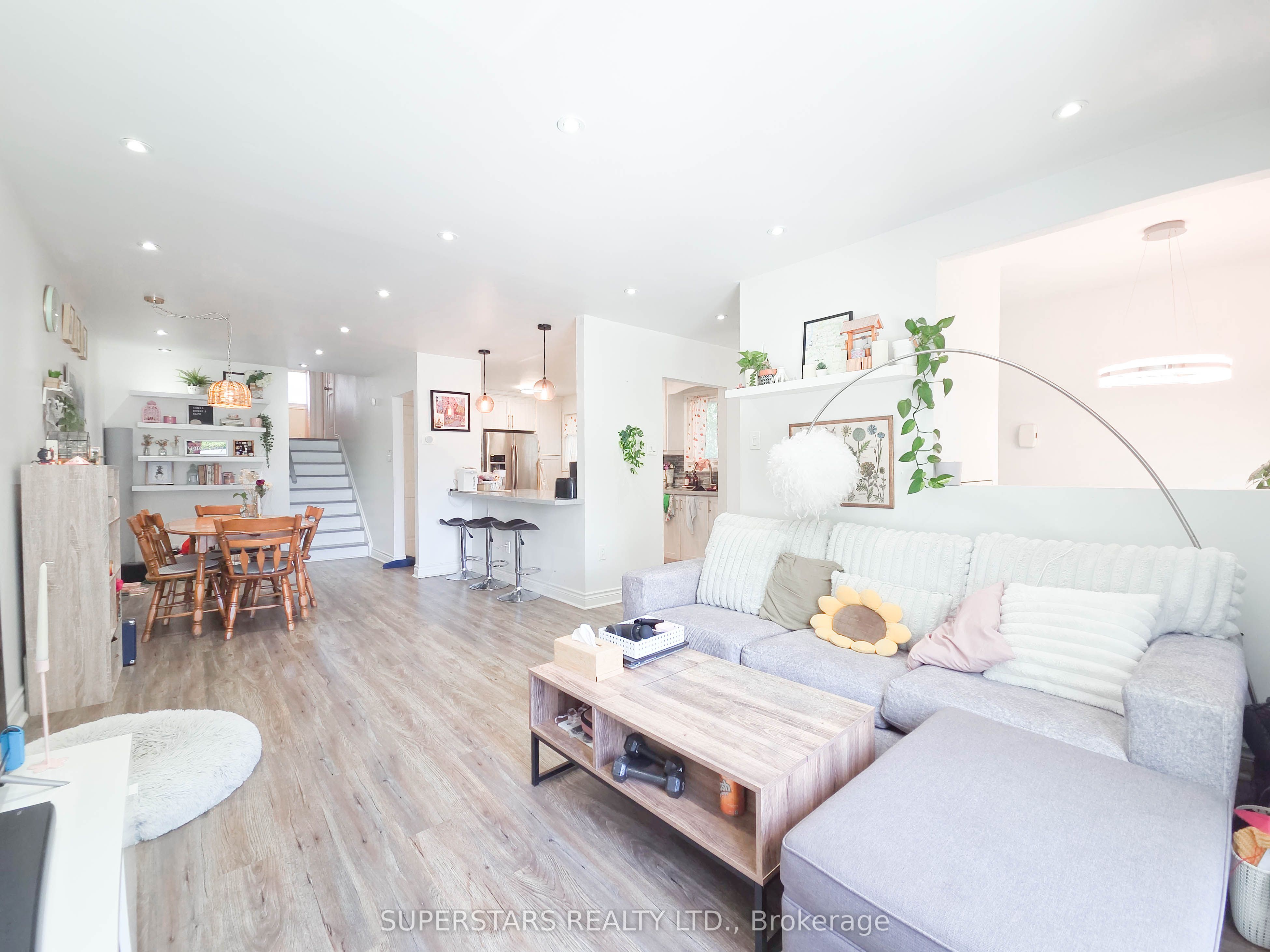 7553 Wildfern Drive, Mississauga, ON L4T 3P7
