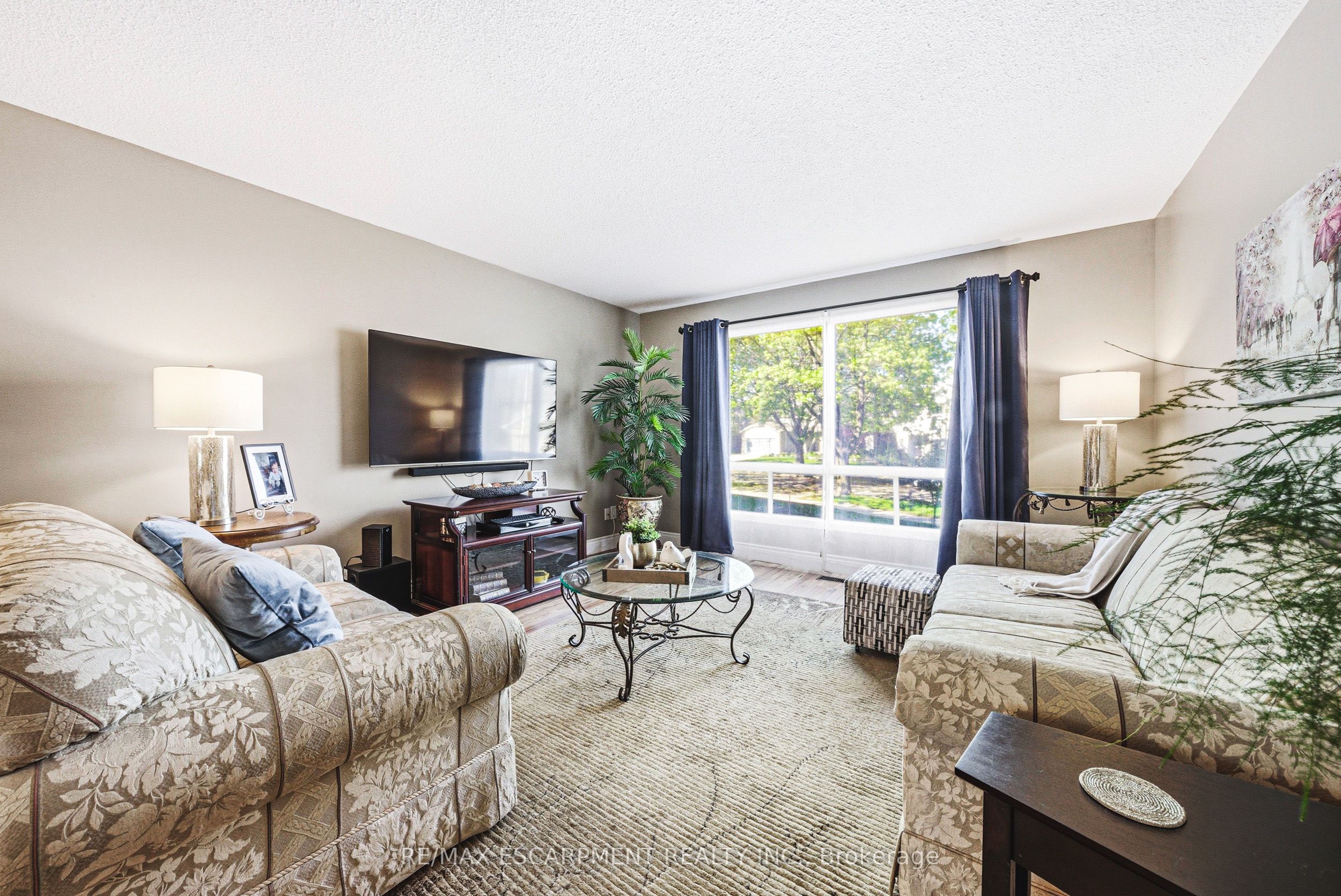2231 Sandringham Drive, Burlington, ON L7P 3E6 photo 5