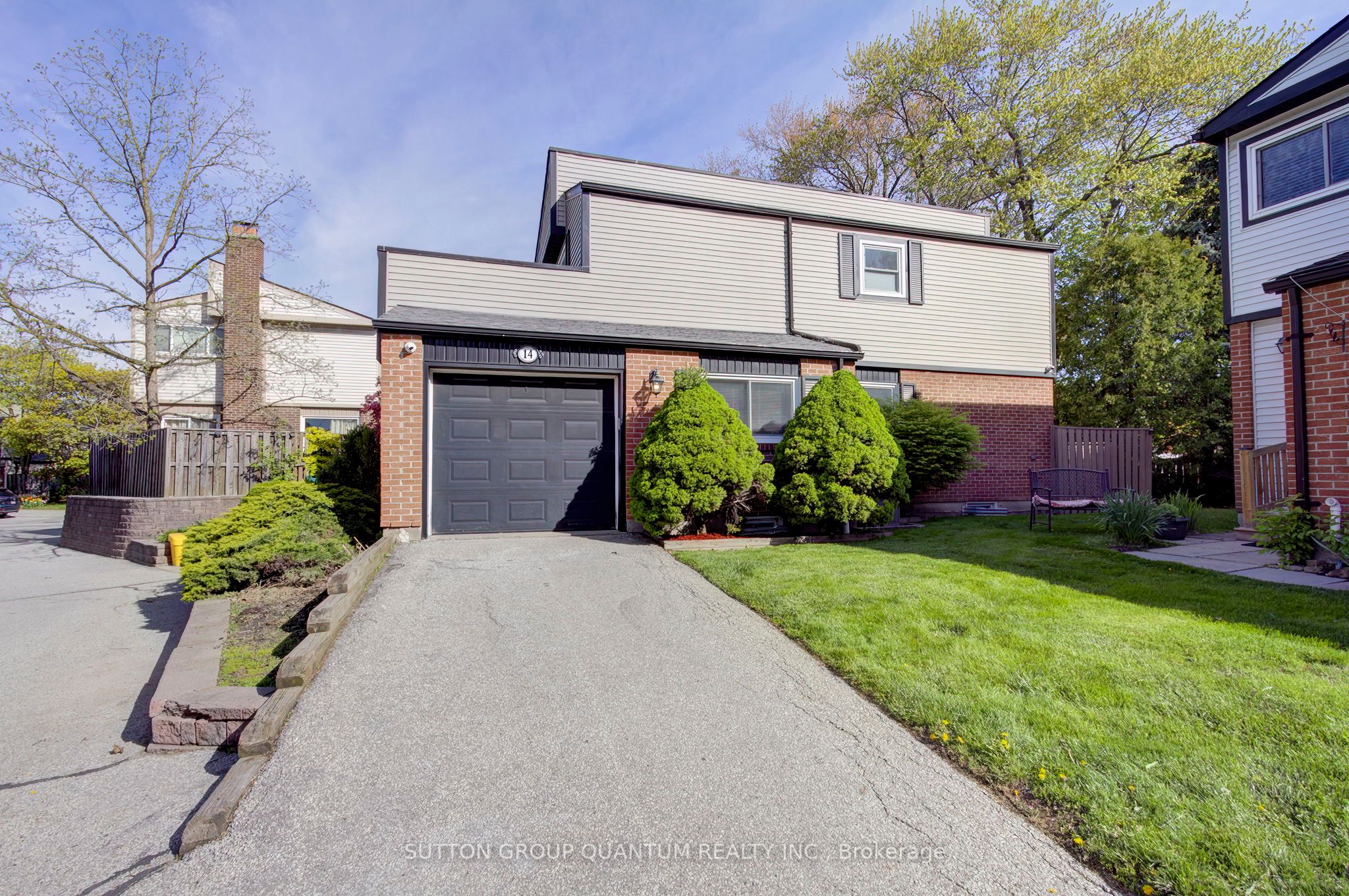 336 Queen Street S 14, Mississauga, ON L5M 1M2