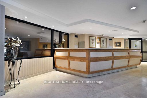 3700 Kaneff Crescent SPH8, Mississauga, ON L5A 4B8 photo 5