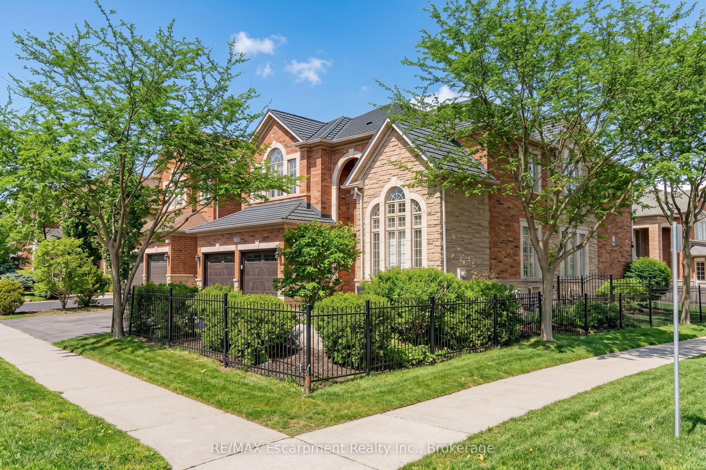 2298 Salcome Drive, Oakville, ON L6H 7N2 photo 3