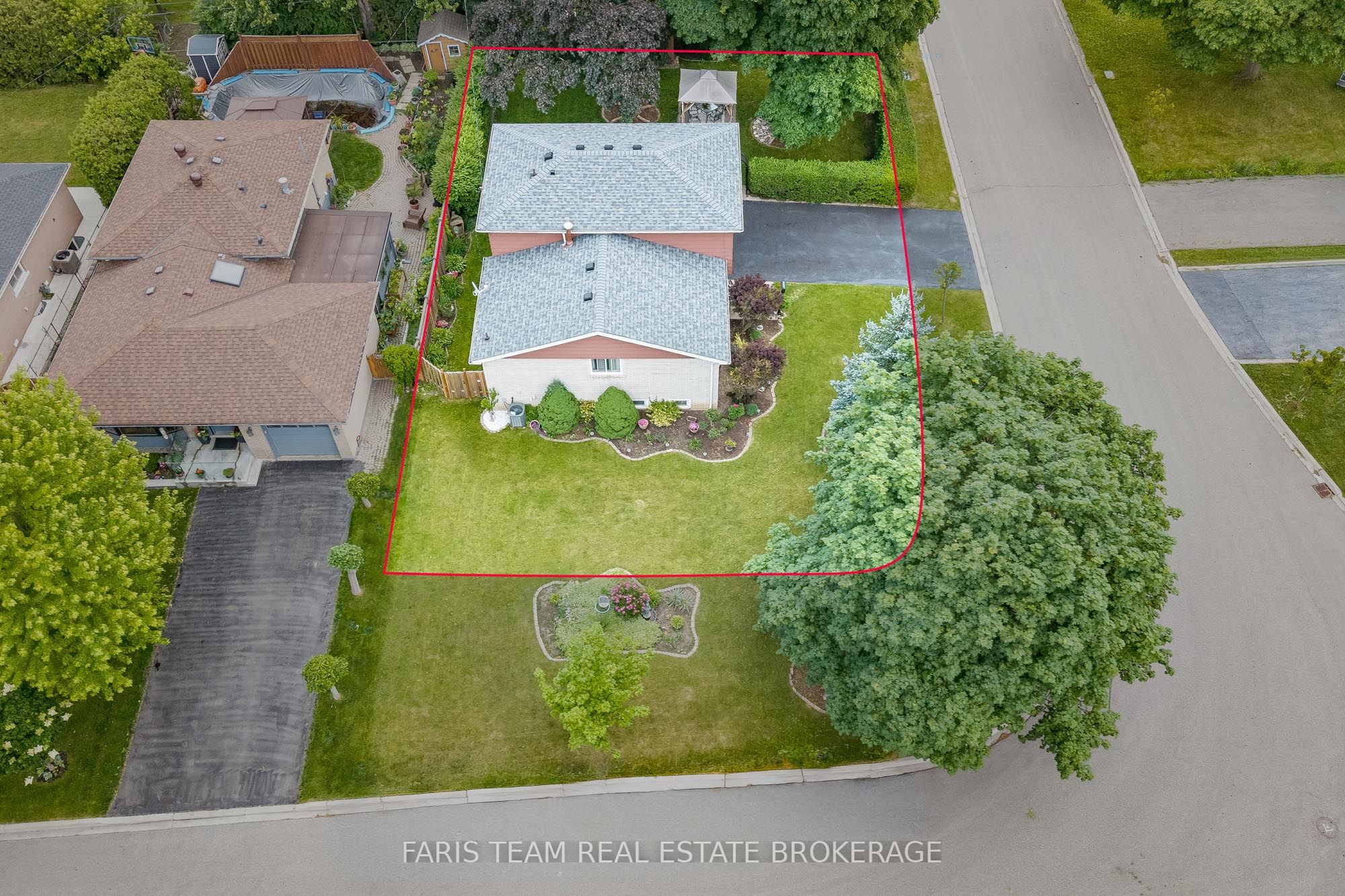 28 Bromley Crescent, Brampton, ON L6T 1Z1 photo 2