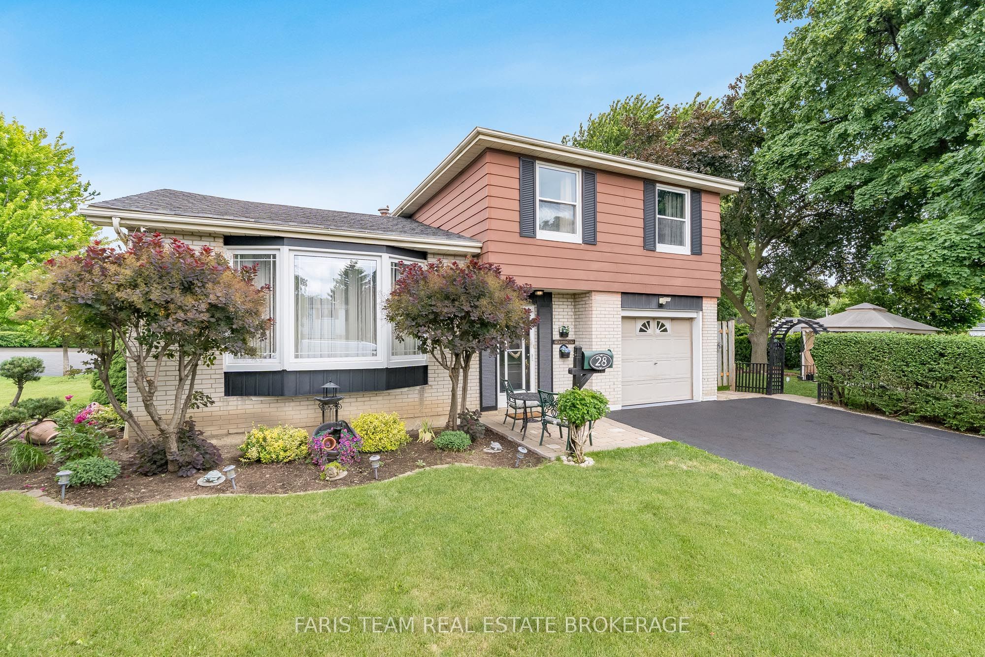 28 Bromley Crescent, Brampton, ON L6T 1Z1 photo 3