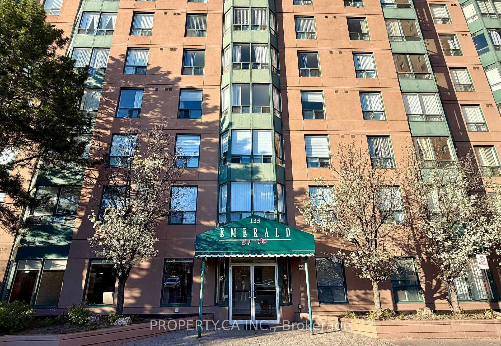 135 Hillcrest Avenue 1115, Mississauga, ON L5B 4B1