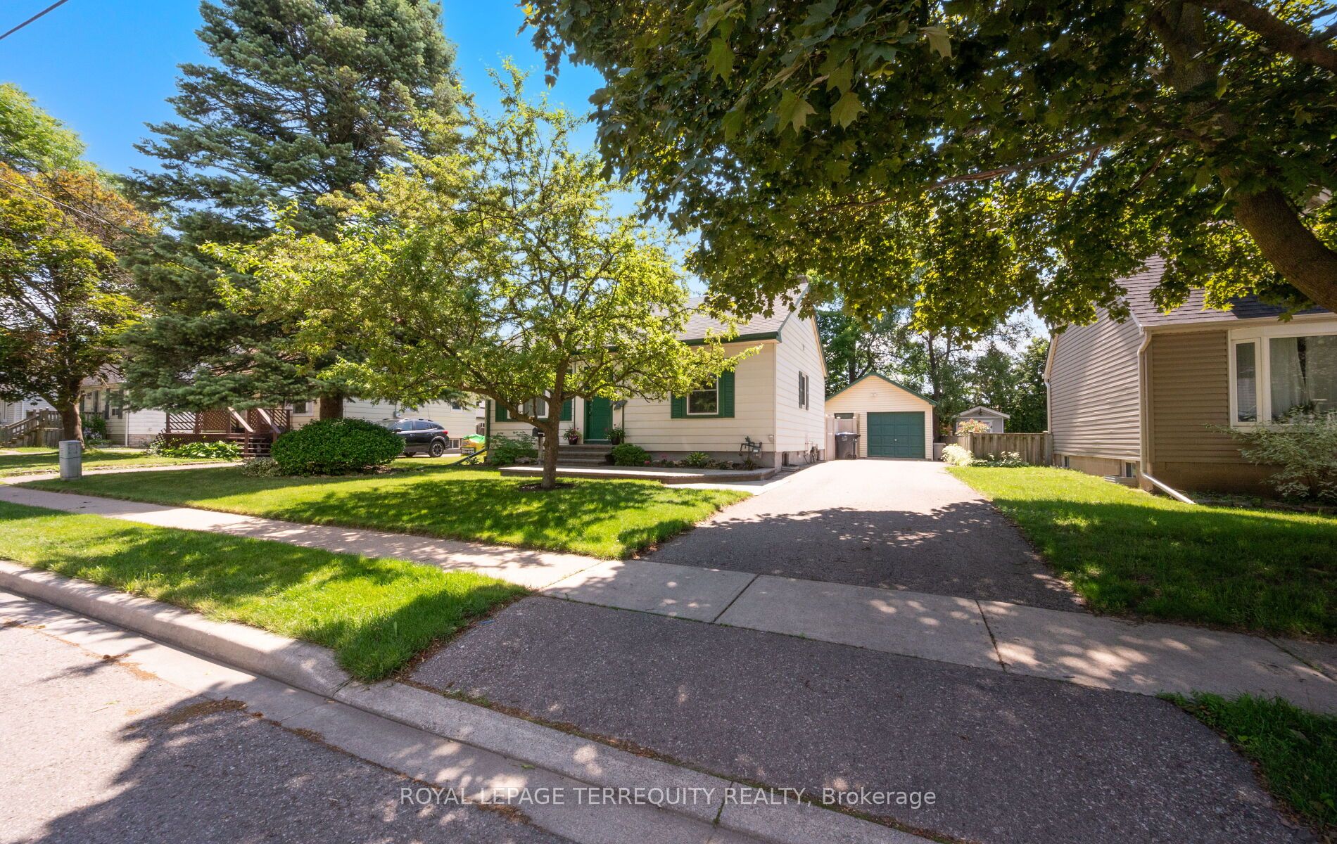 33 Rogers Road, Brampton, ON L6X 1L7 photo 2