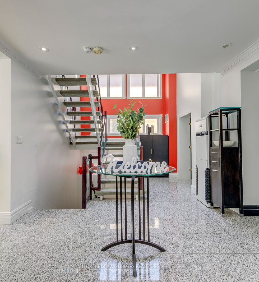 18 Martin Grove Road, Toronto, ON M9B 4J9 photo 5