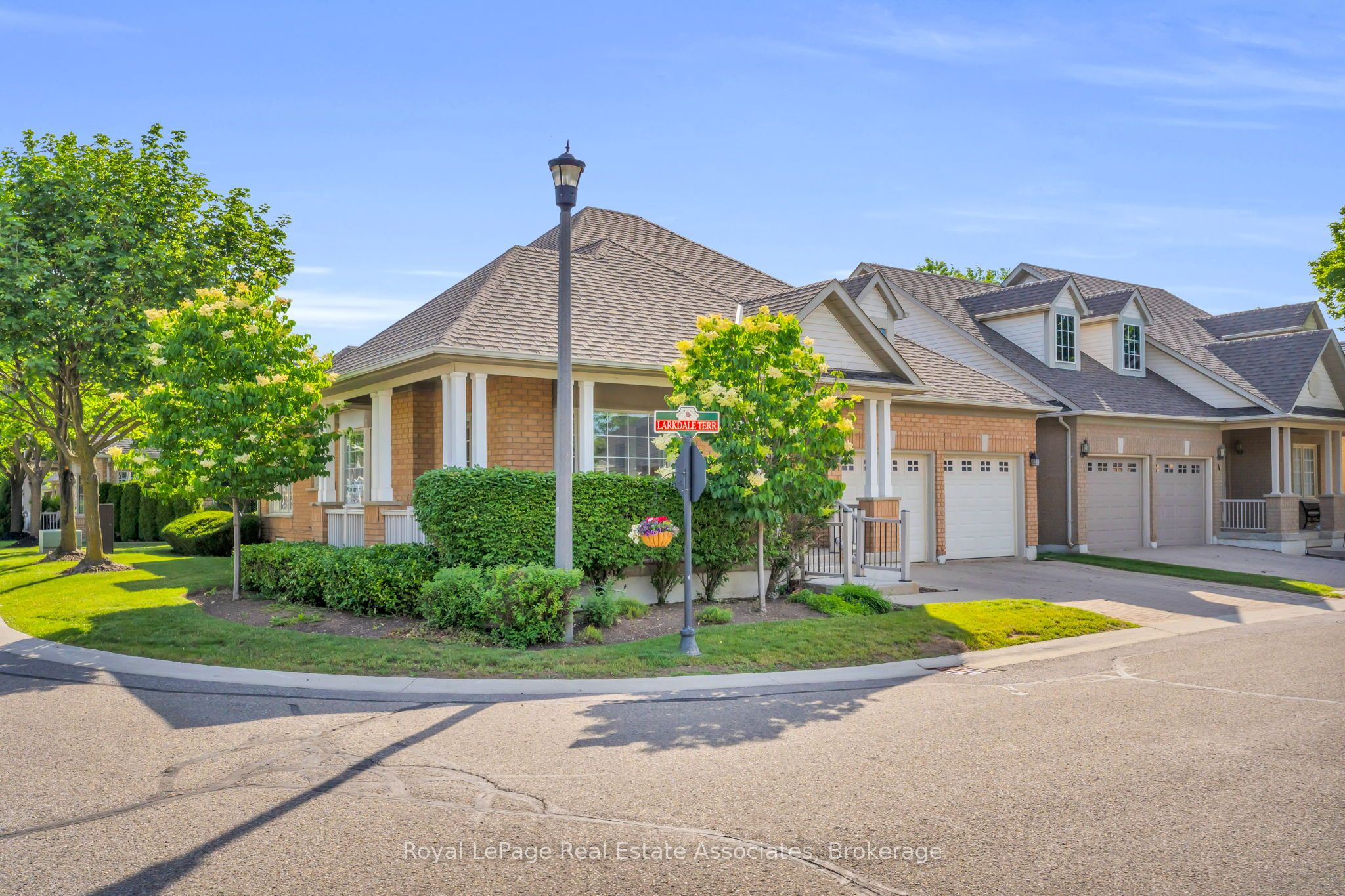 2 Larkdale Terrace 12, Brampton, ON L6R 1W5 photo 2