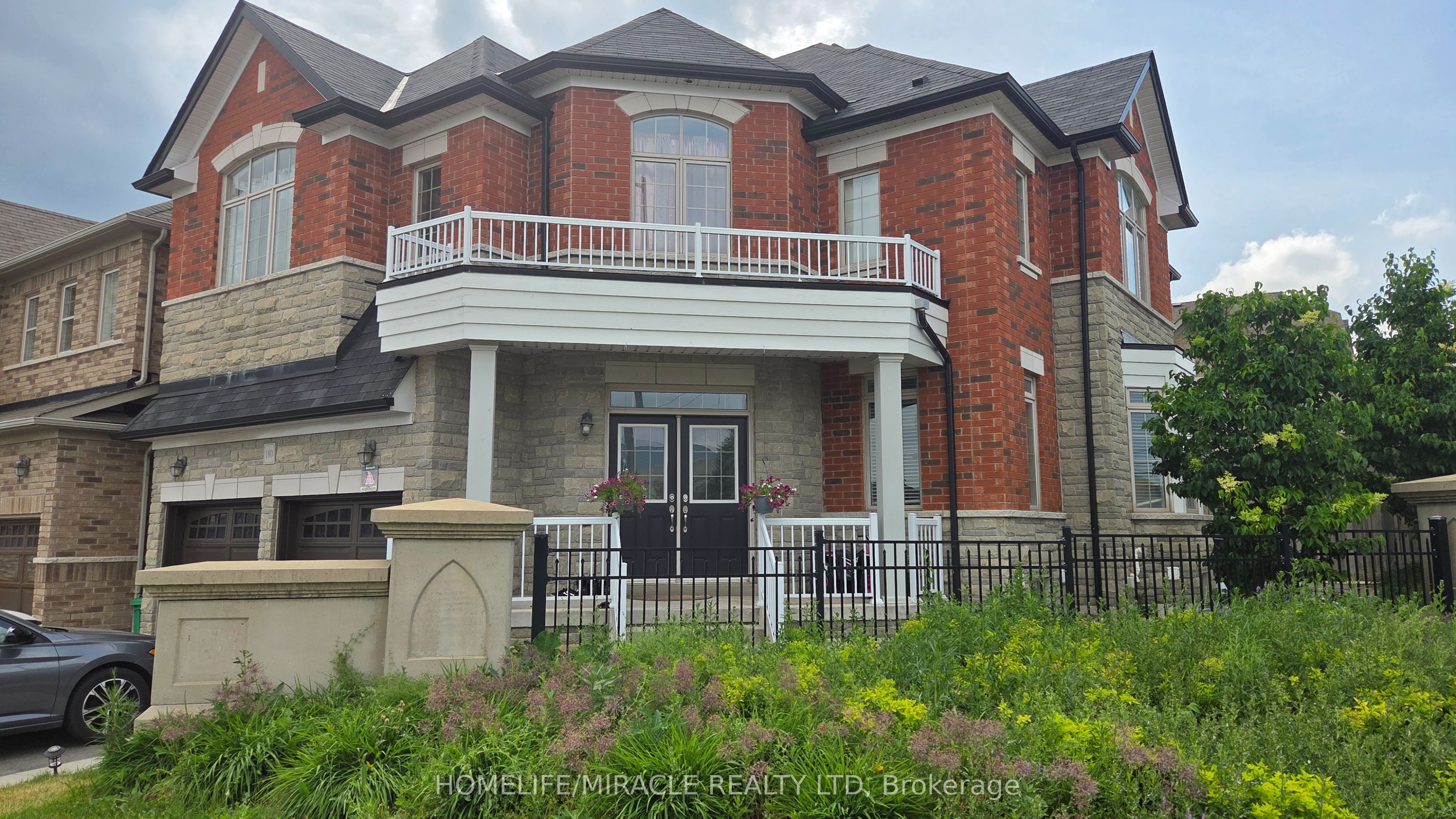 180 Bonnie Braes Drive, Brampton, ON L6Y 5Y7 photo 3