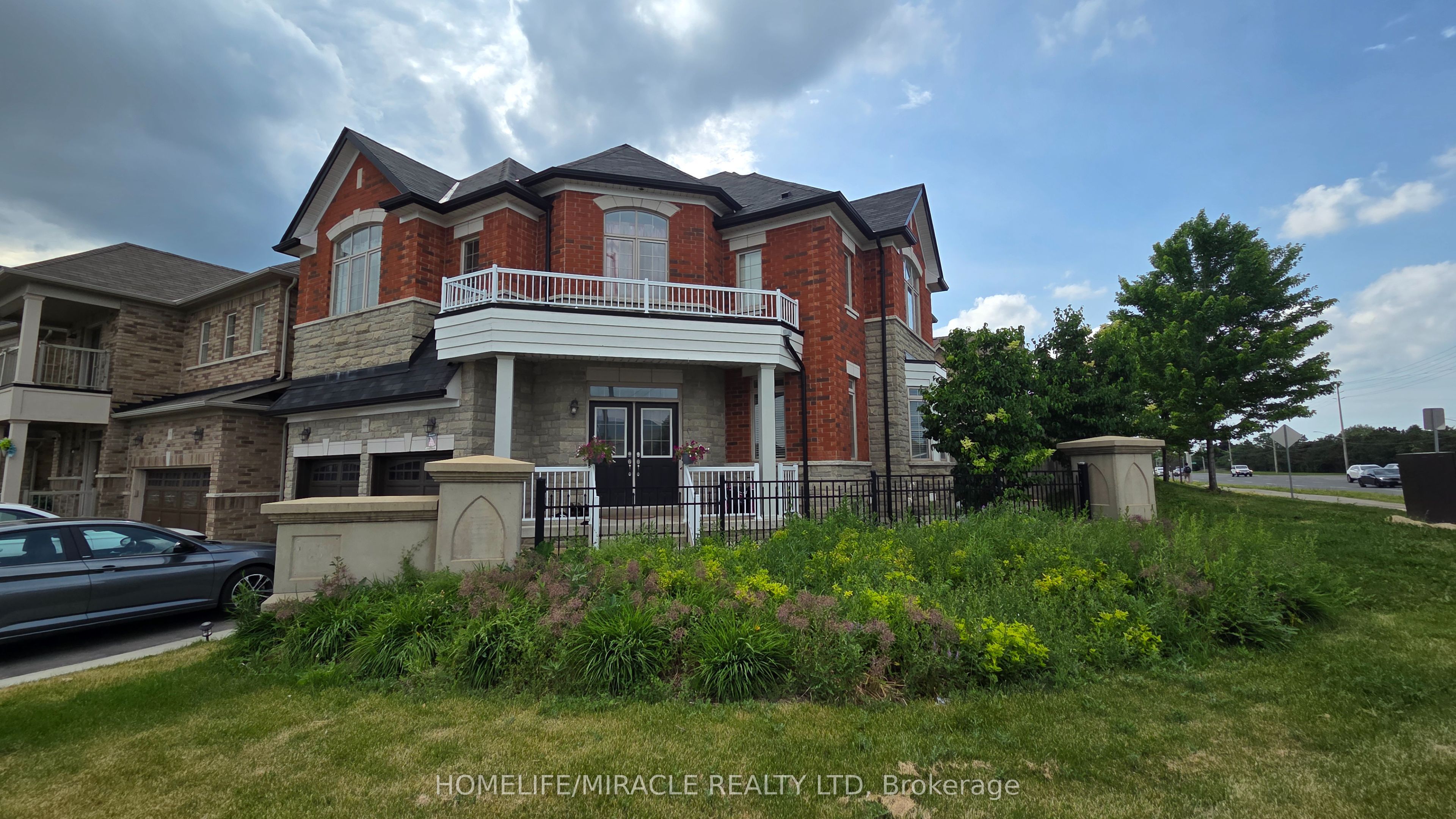 180 Bonnie Braes Drive, Brampton, ON L6Y 5Y7 photo 4