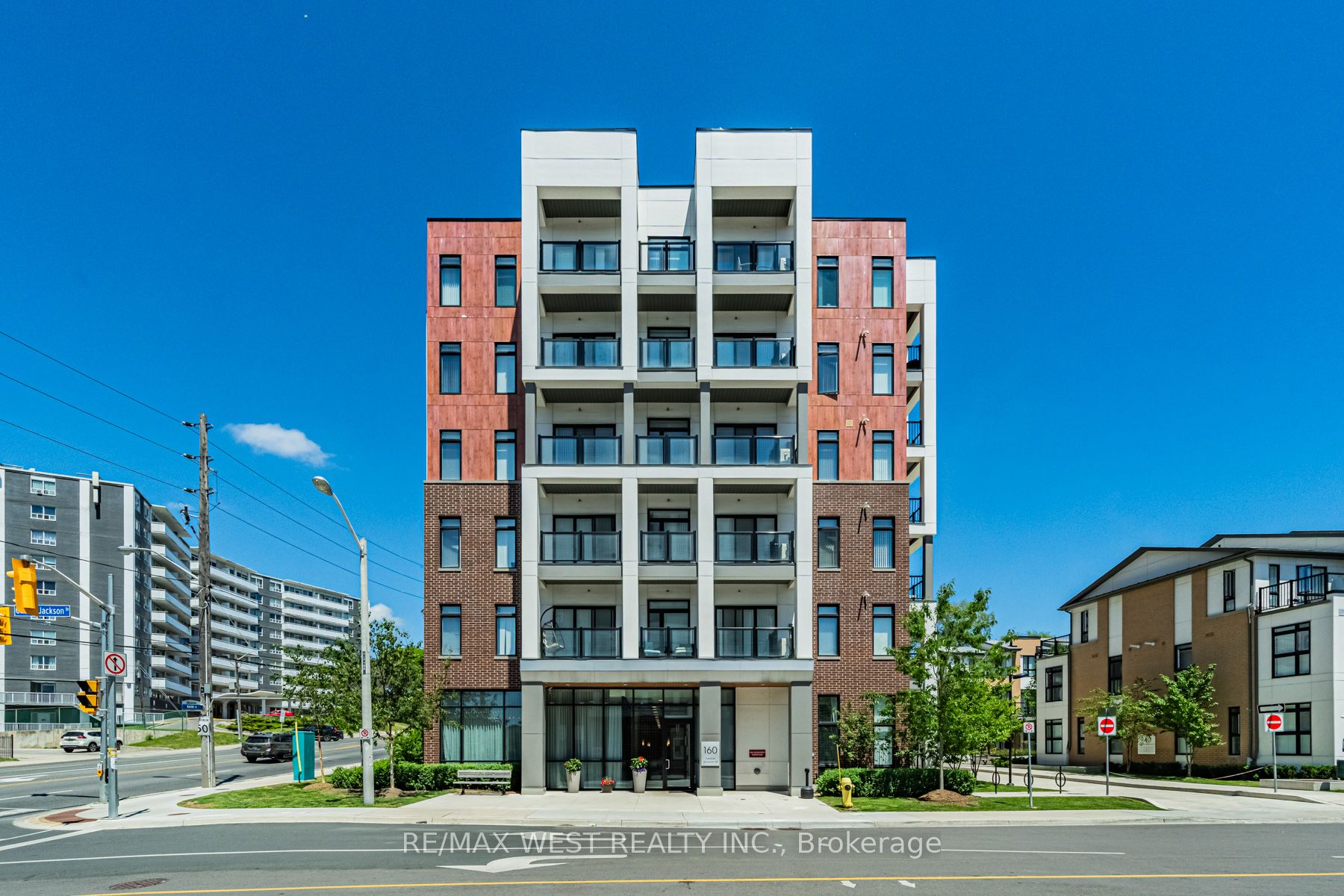160 Canon Jackson Drive 108, Toronto, ON M6M 0B6