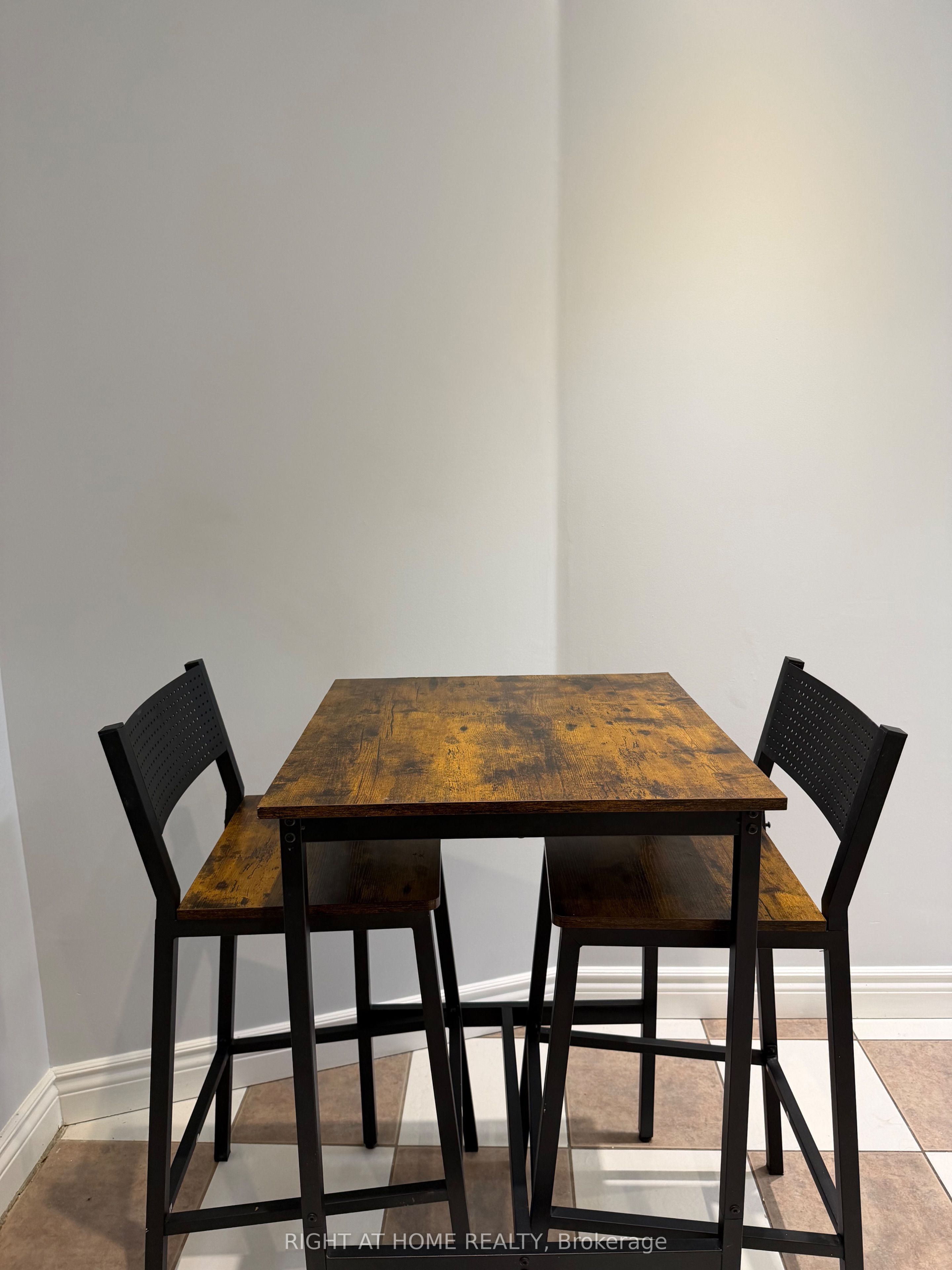 659 Old Weston Road Rear Apartment, Toronto, ON M6N 3B4 photo 4