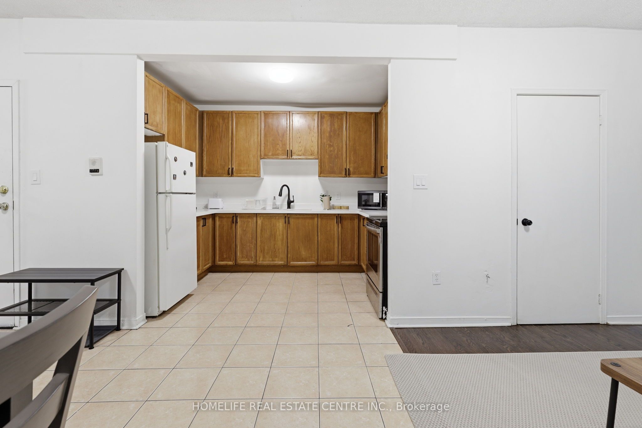 223 Jameson Avenue 303, Toronto, ON M6K 2Y7 photo 4