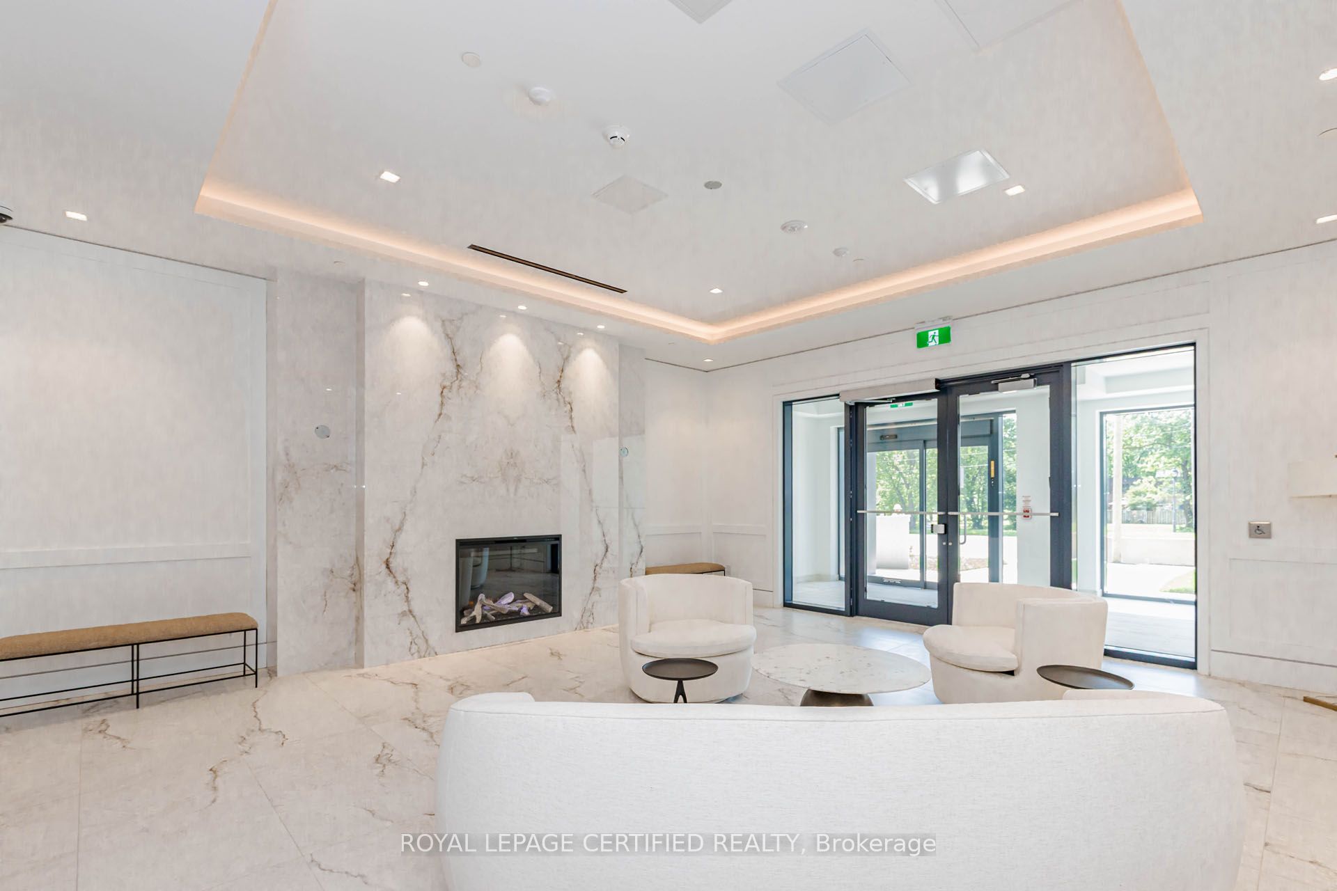 4010 Eglinton Avenue W 217, Toronto, ON M9A 0G5 photo 5