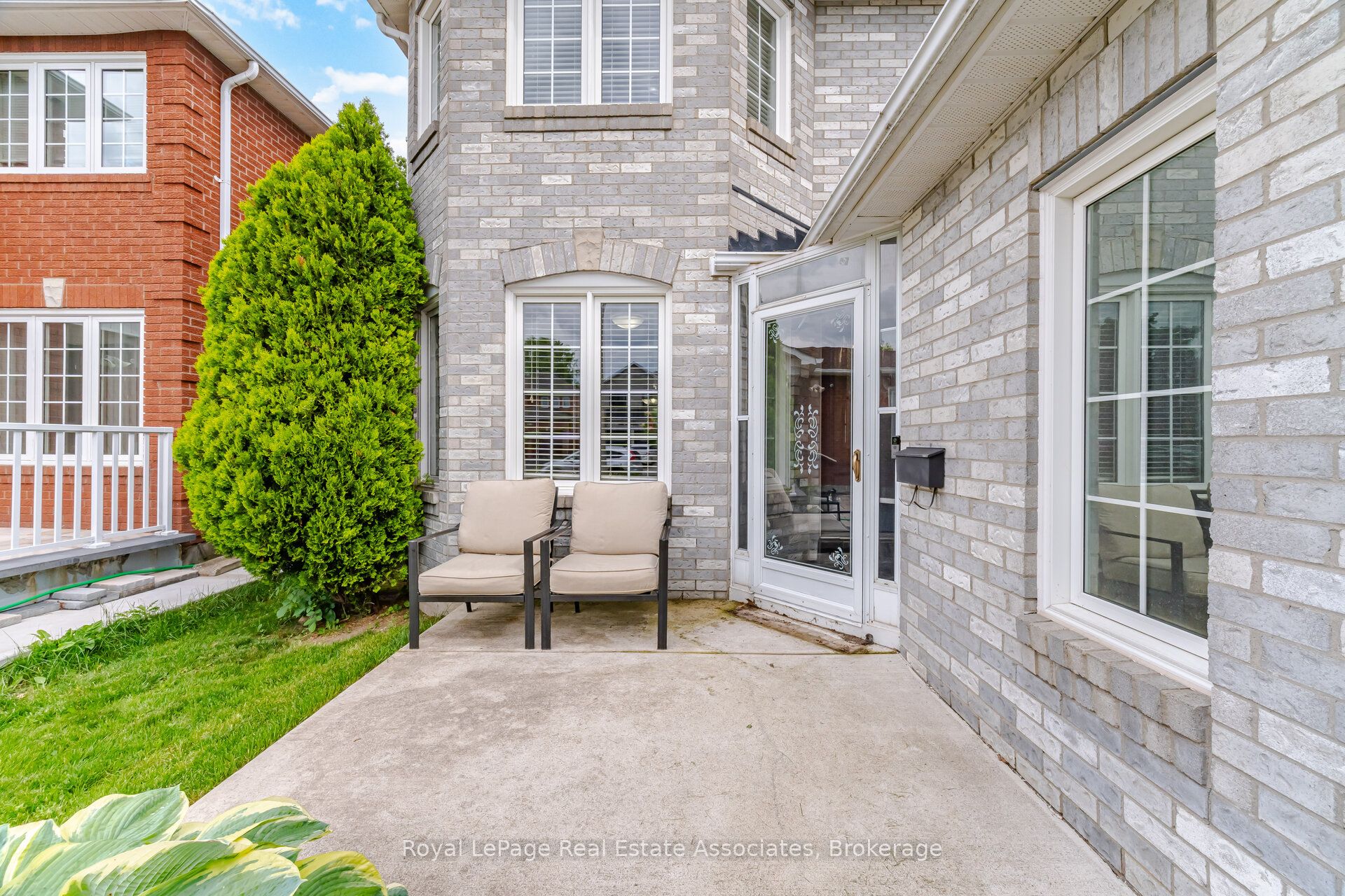 6343 Alderwood Trail, Mississauga, ON L5N 6X1 photo 3
