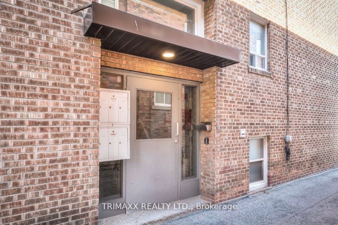 6 Seventeenth Street 1, Toronto, ON M8V 3K3 photo 2