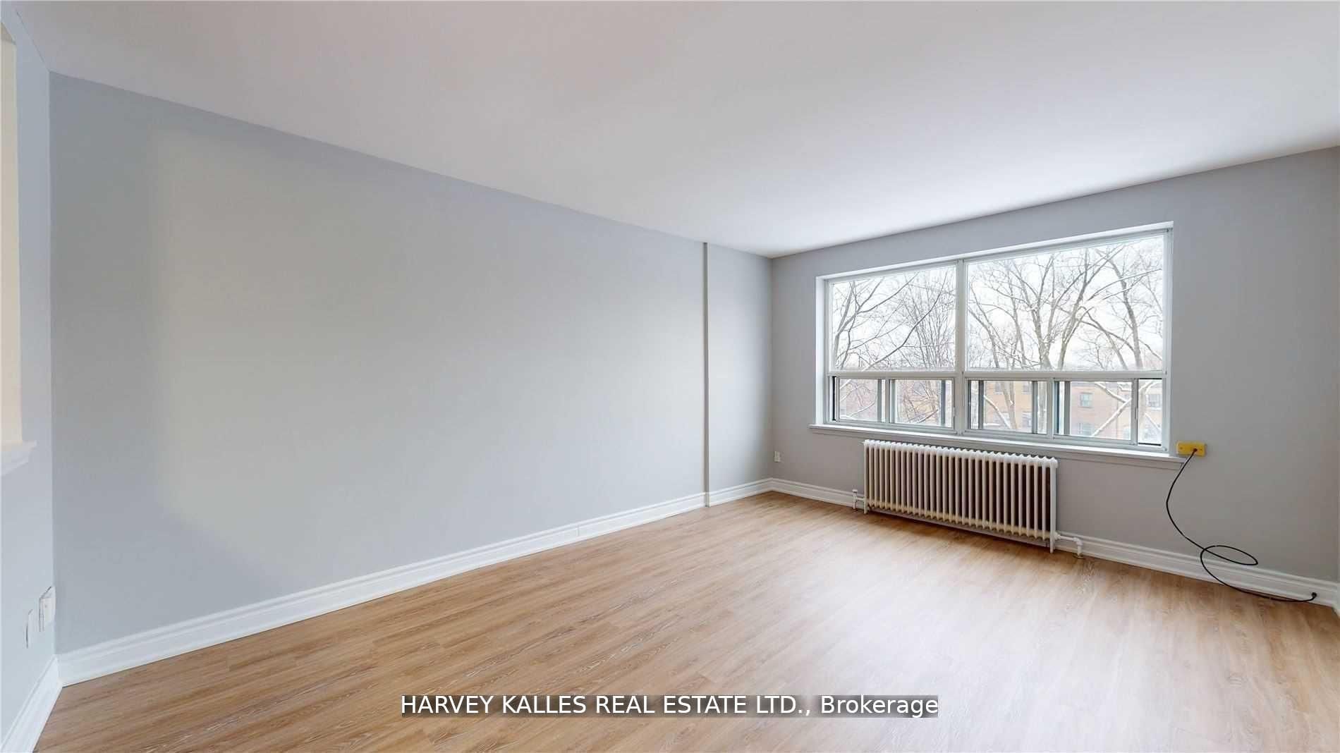 4 Greentree Court 202, Toronto, ON M6M 2A5
