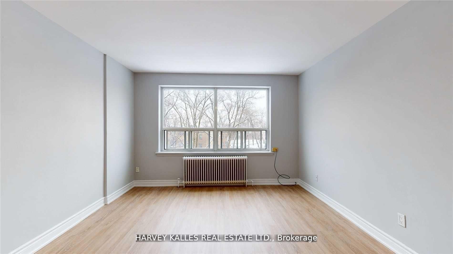 4 Greentree Court 202, Toronto, ON M6M 2A5 photo 2
