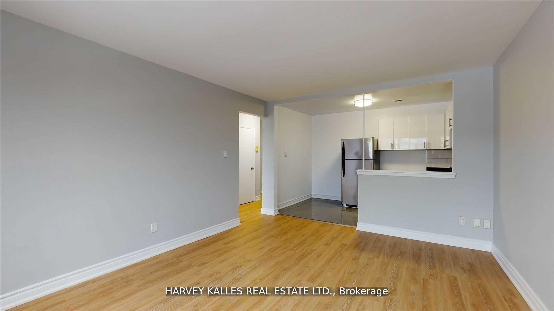 4 Greentree Court 202, Toronto, ON M6M 2A5 photo 4