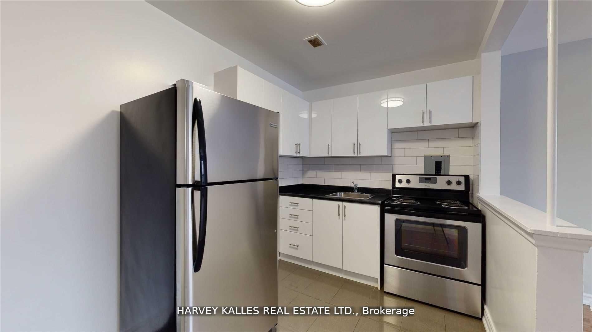 4 Greentree Court 202, Toronto, ON M6M 2A5 photo 5