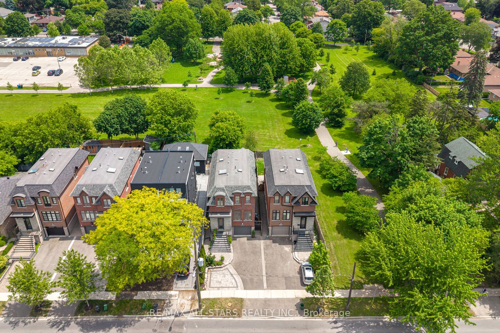 1113B Islington Avenue, Toronto, ON M8Z 4S3 photo 4