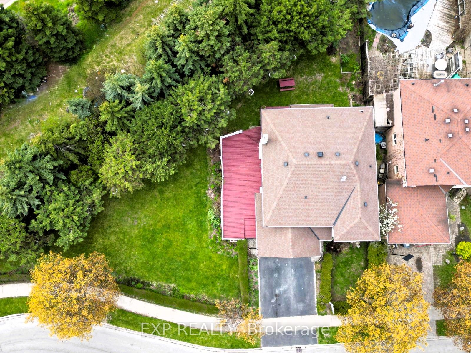 4 Leatherhead Court, Brampton, ON L6S 4R9
