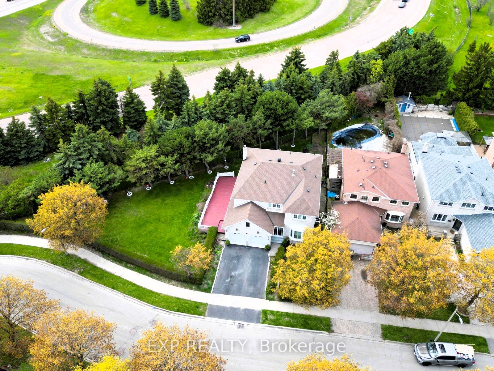 4 Leatherhead Court, Brampton, ON L6S 4R9 photo 4