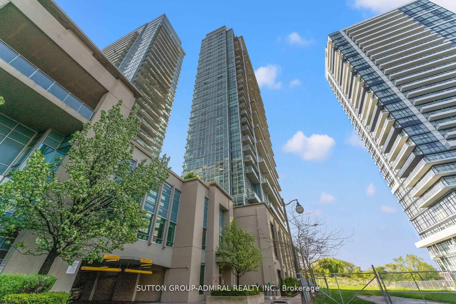 155 Legion Road N 2513, Toronto, ON M8Y 0A7 photo 2
