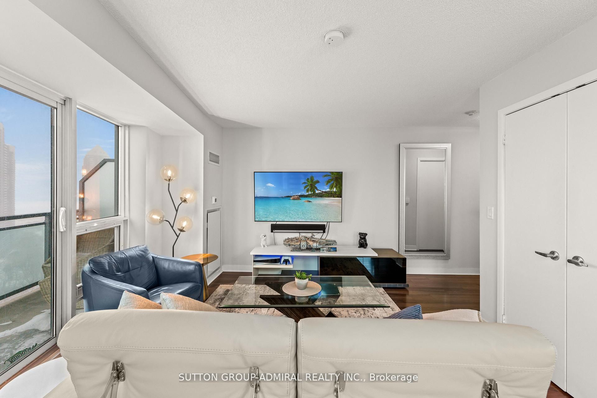 155 Legion Road N 2513, Toronto, ON M8Y 0A7 photo 5