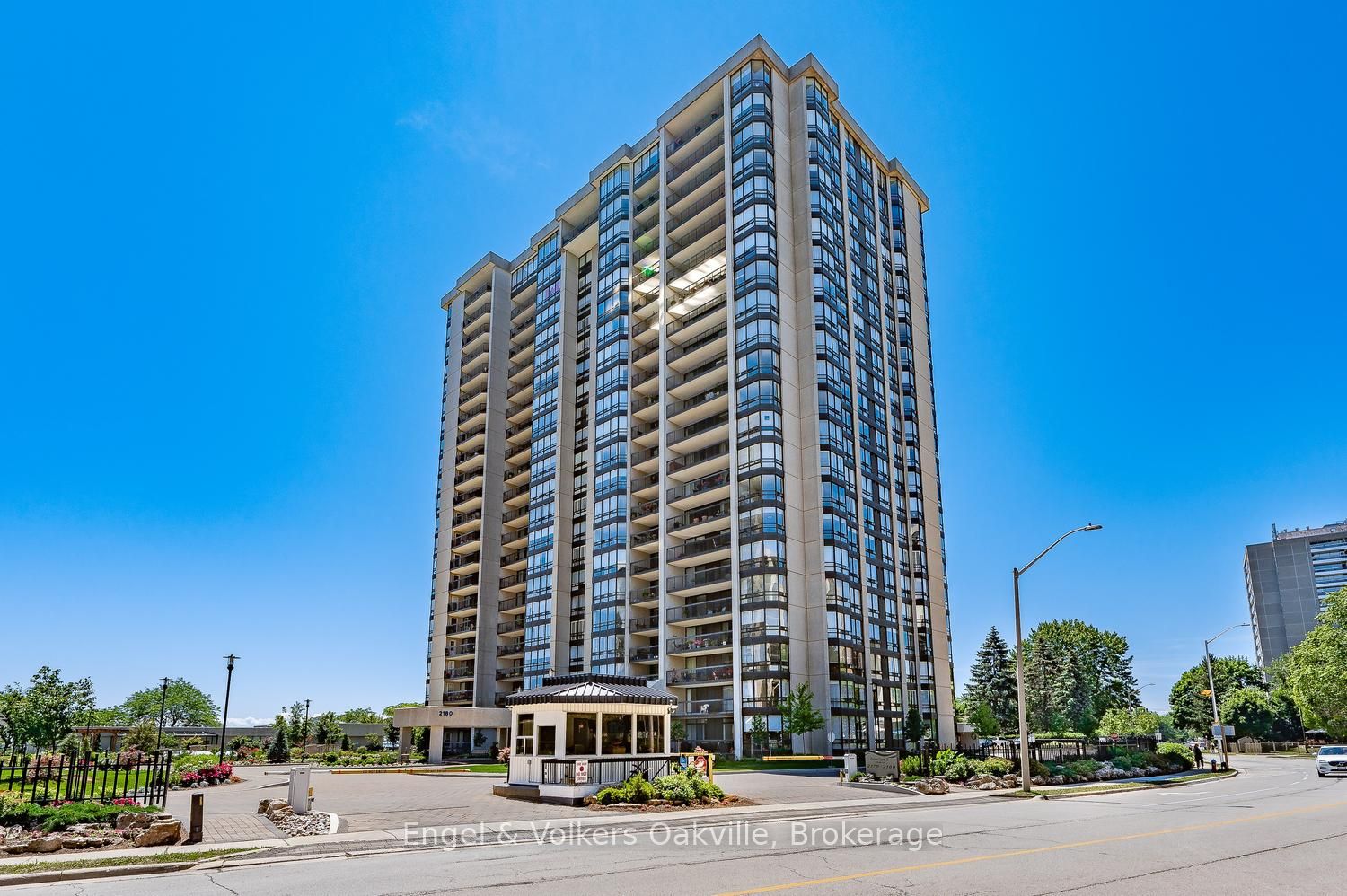 2180 Marine Drive 205, Oakville, ON L6L 5V2 photo 2