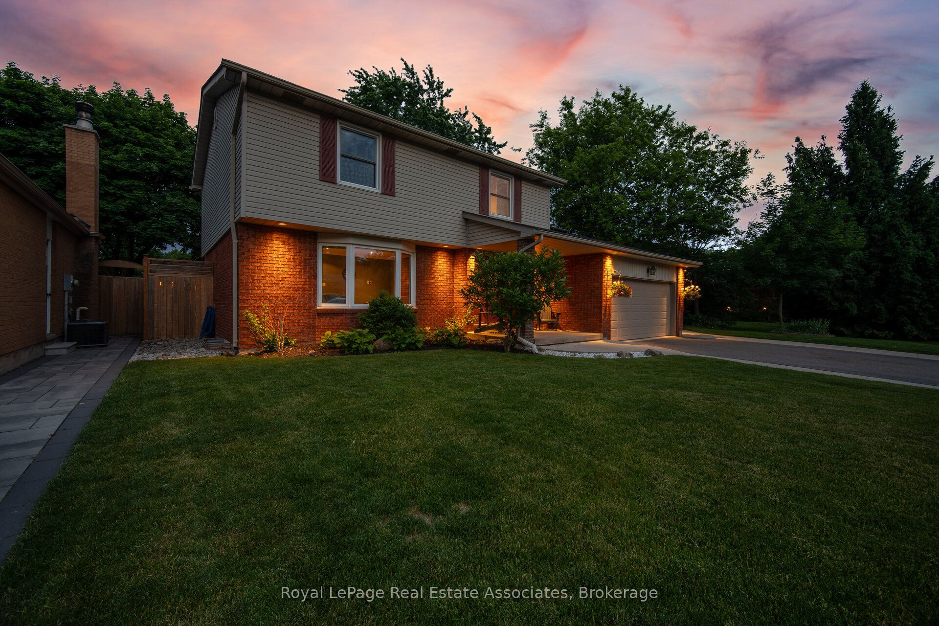 45 Cleaveholm Drive, Halton Hills, ON L7G 3E3 photo 2