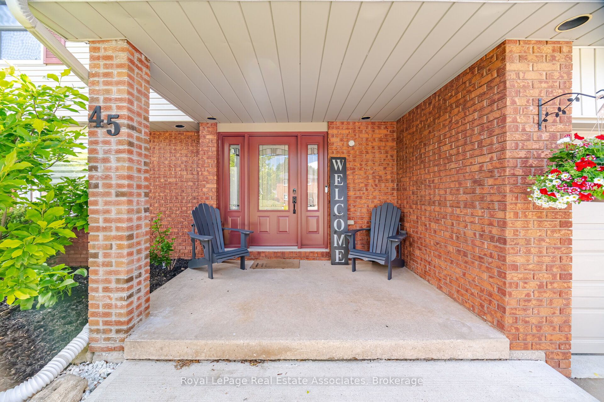 45 Cleaveholm Drive, Halton Hills, ON L7G 3E3 photo 4