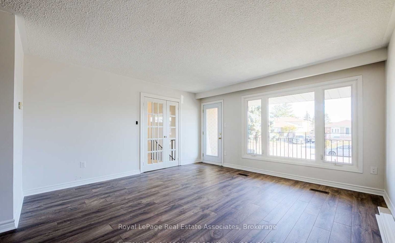 2393 Whaley Drive Upper, Mississauga, ON L5B 2B3 photo 5