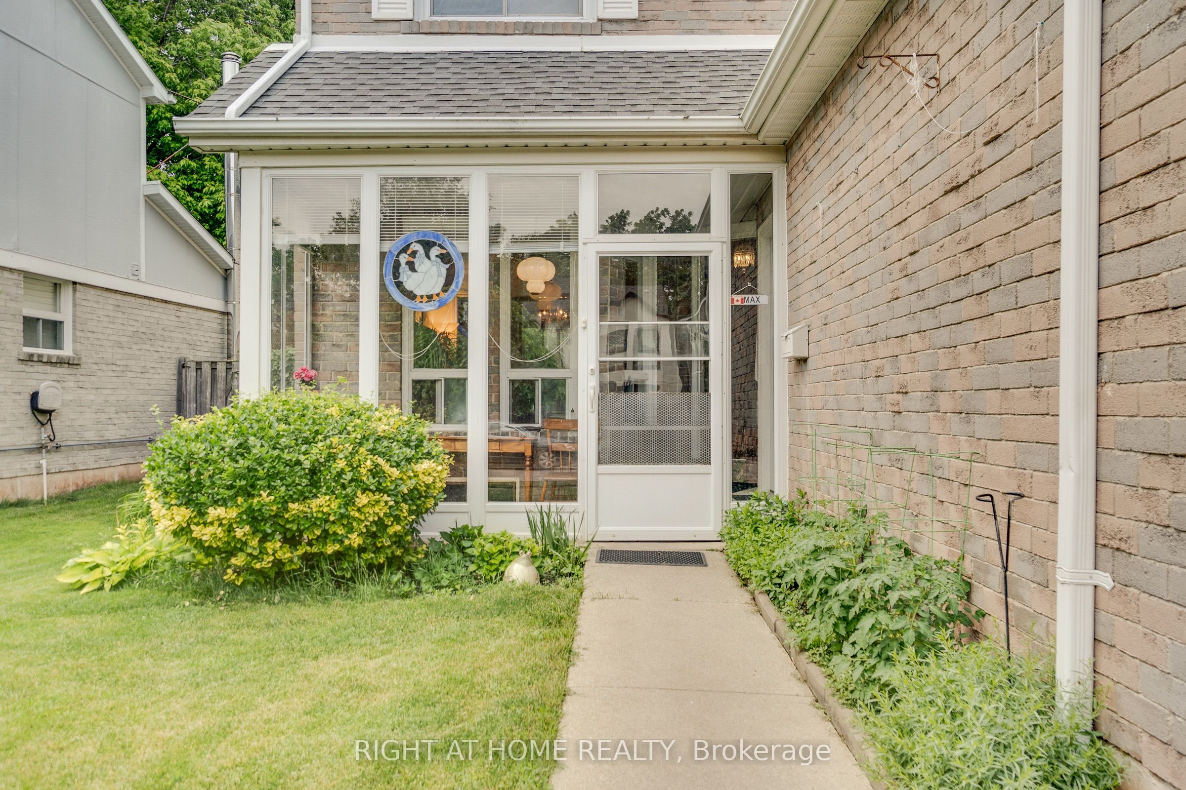 1093 Montgomery Drive, Oakville, ON L6M 1E8 photo 5